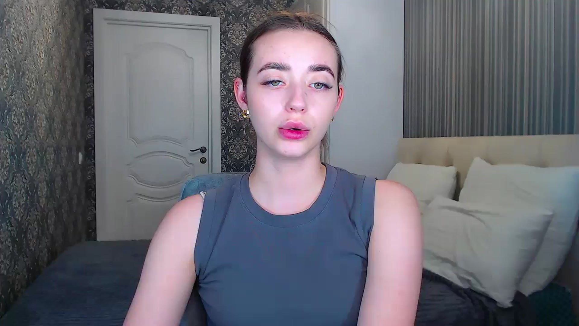 Gallery image thumbnail from EmeraldLilyyy's myfreecams stream on, 06/17/2024, 10:44 image 17 of 20