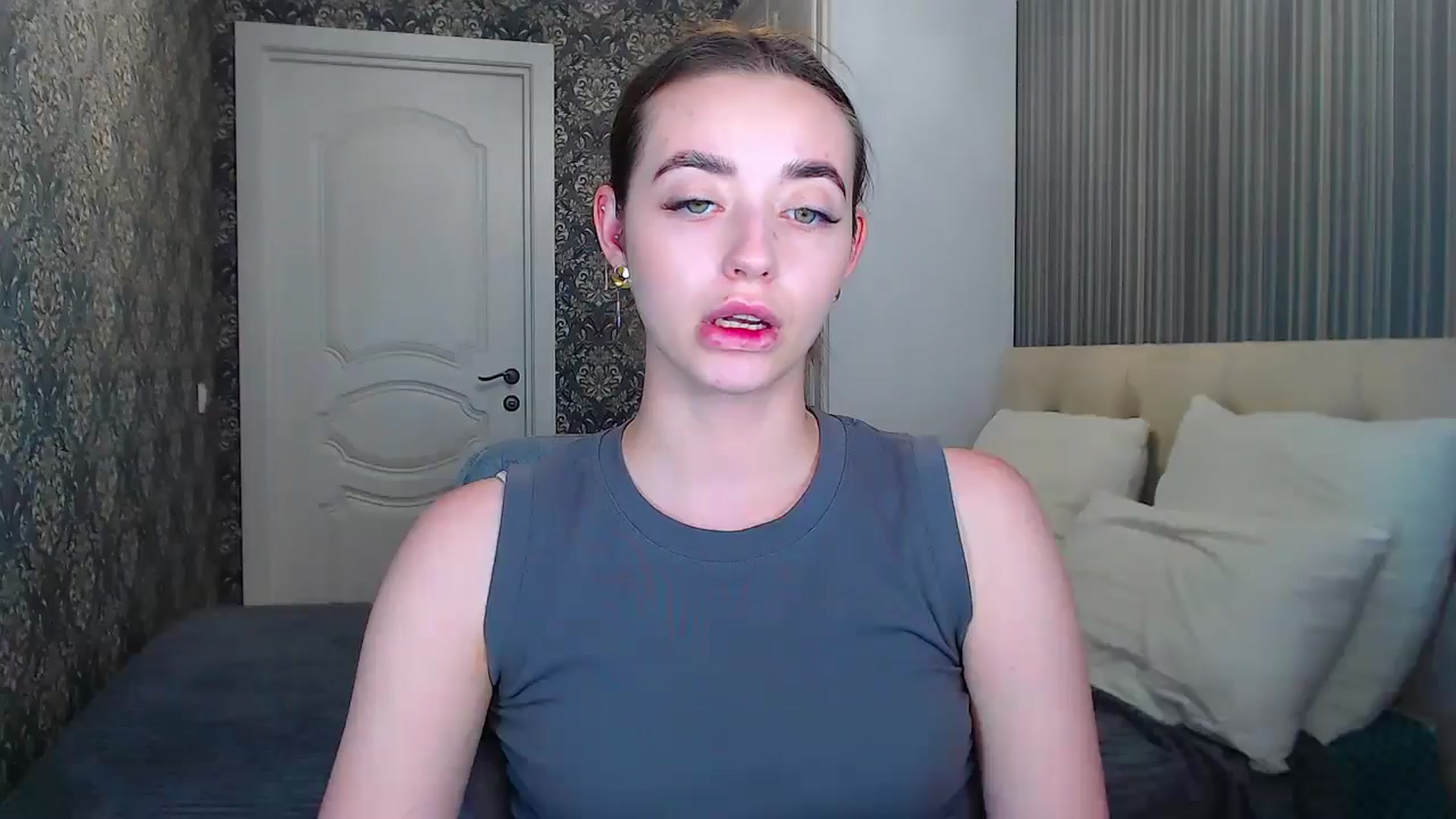 Gallery image thumbnail from EmeraldLilyyy's myfreecams stream on, 06/17/2024, 10:44 image 11 of 20