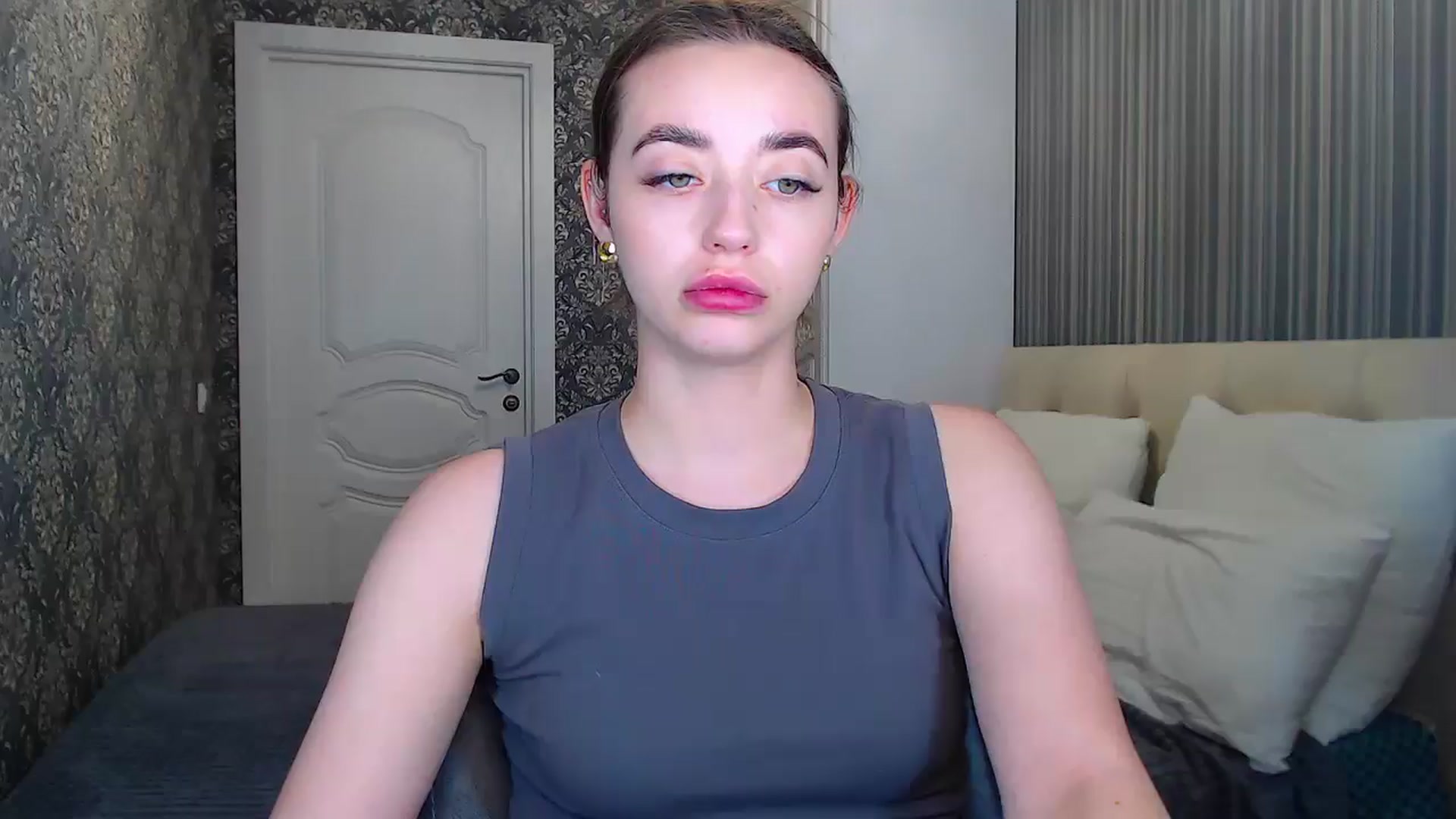 Gallery image thumbnail from EmeraldLilyyy's myfreecams stream on, 06/17/2024, 10:44 image 1 of 20
