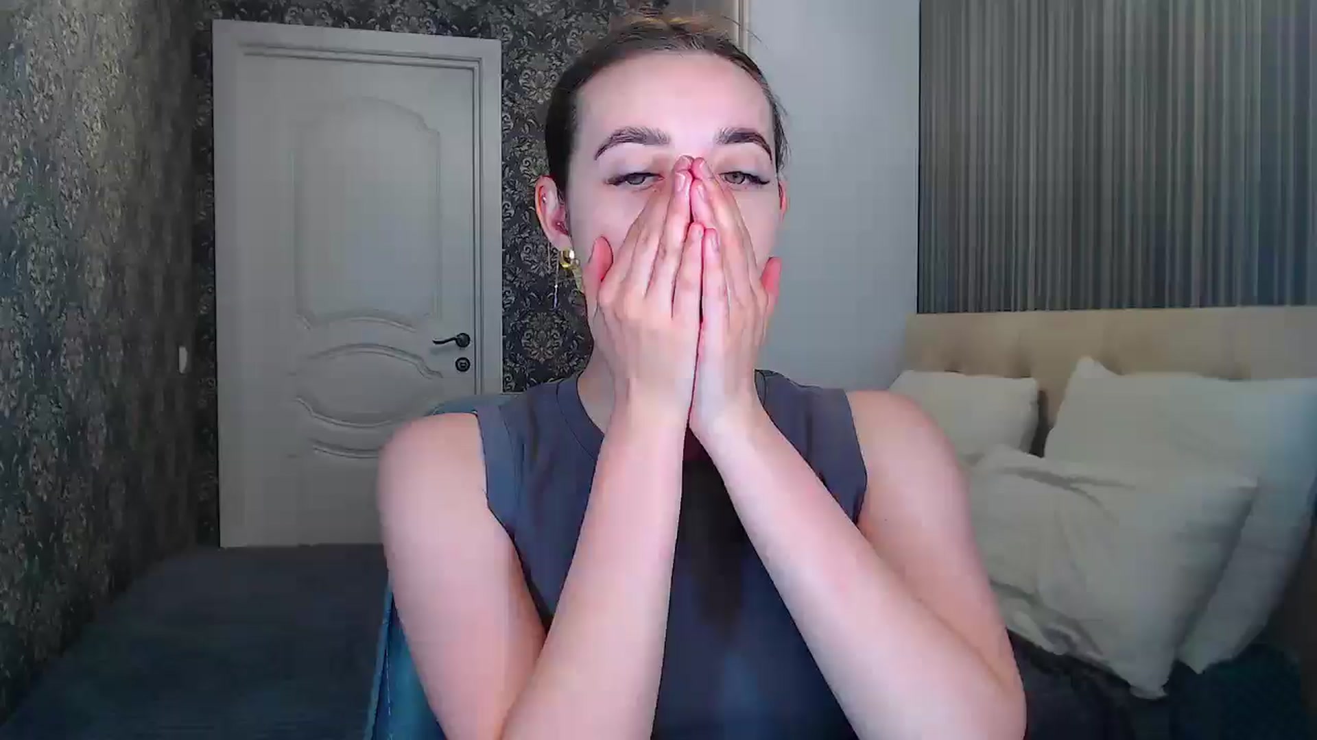 Gallery image thumbnail from EmeraldLilyyy's myfreecams stream on, 06/17/2024, 10:44 image 9 of 20