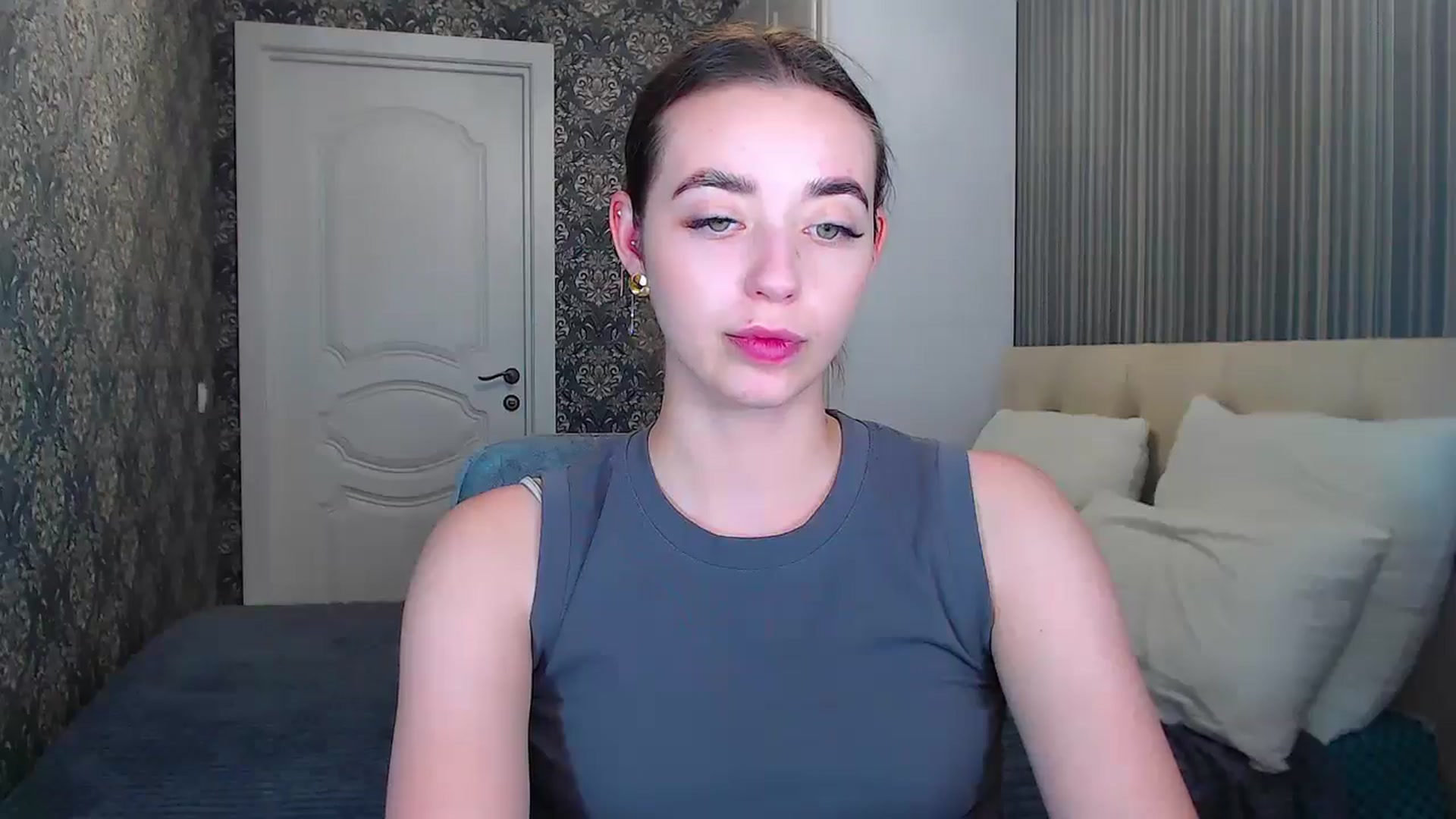 Gallery image thumbnail from EmeraldLilyyy's myfreecams stream on, 06/17/2024, 10:44 image 14 of 20