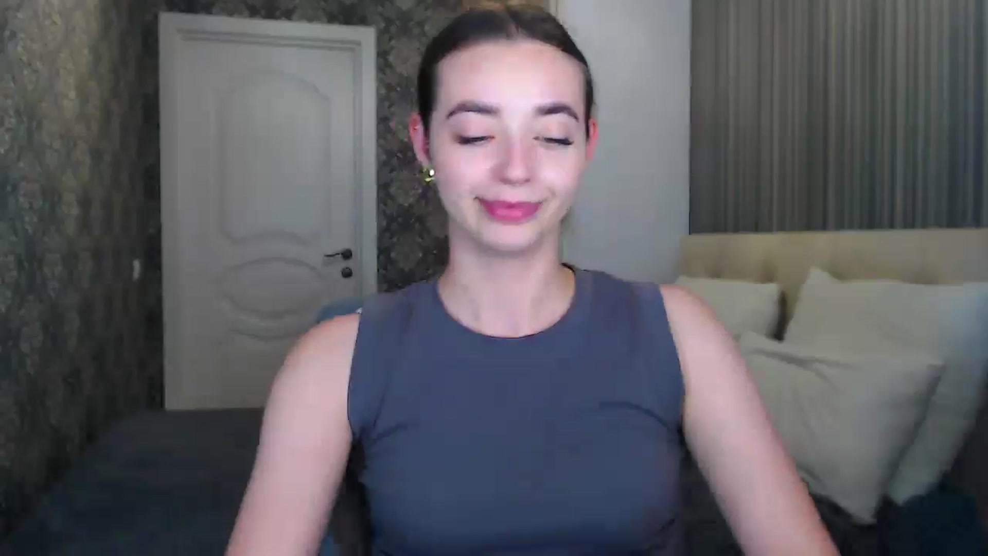 Gallery image thumbnail from EmeraldLilyyy's myfreecams stream on, 06/17/2024, 10:44 image 13 of 20
