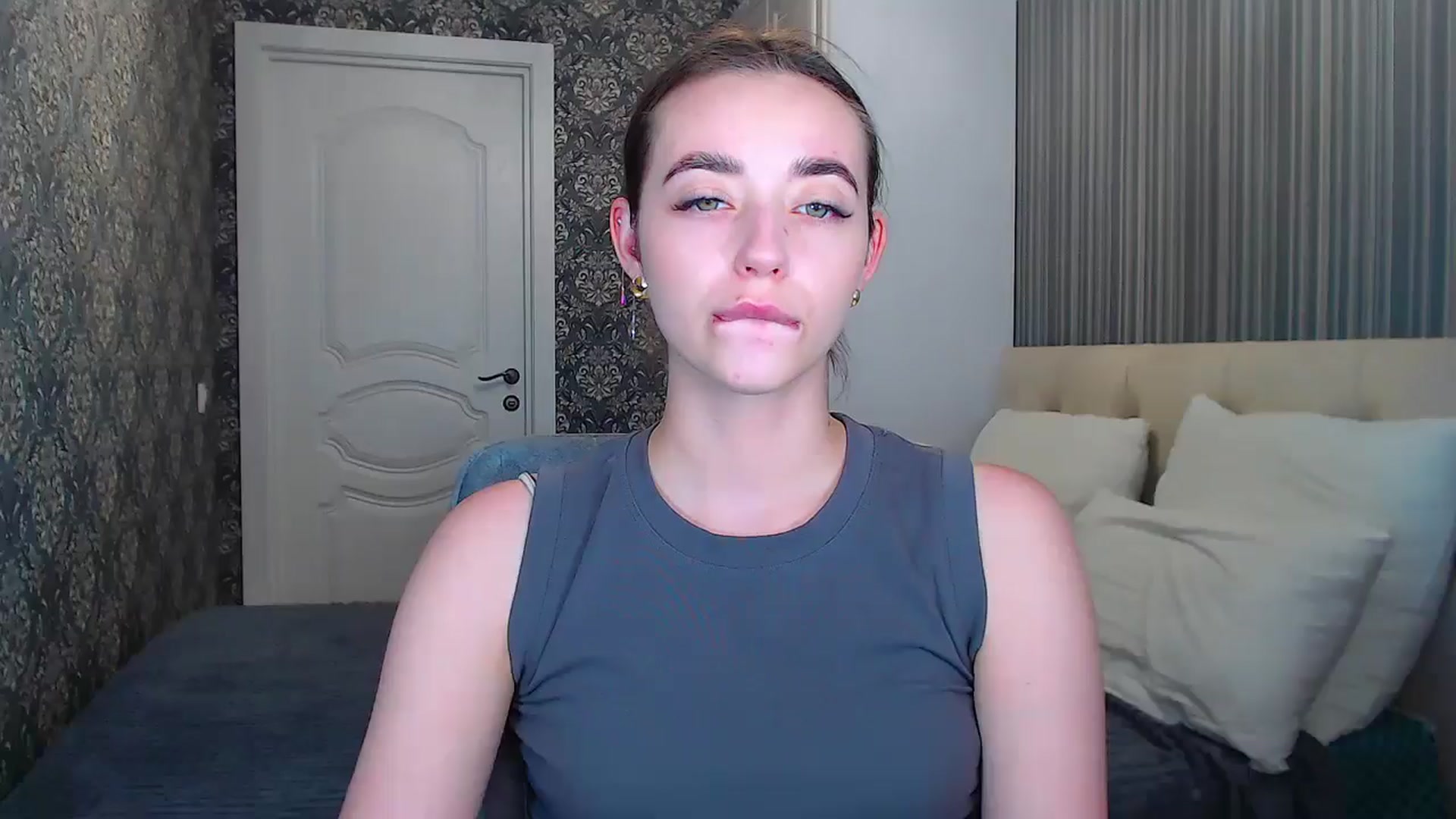 Gallery image thumbnail from EmeraldLilyyy's myfreecams stream on, 06/17/2024, 10:44 image 16 of 20