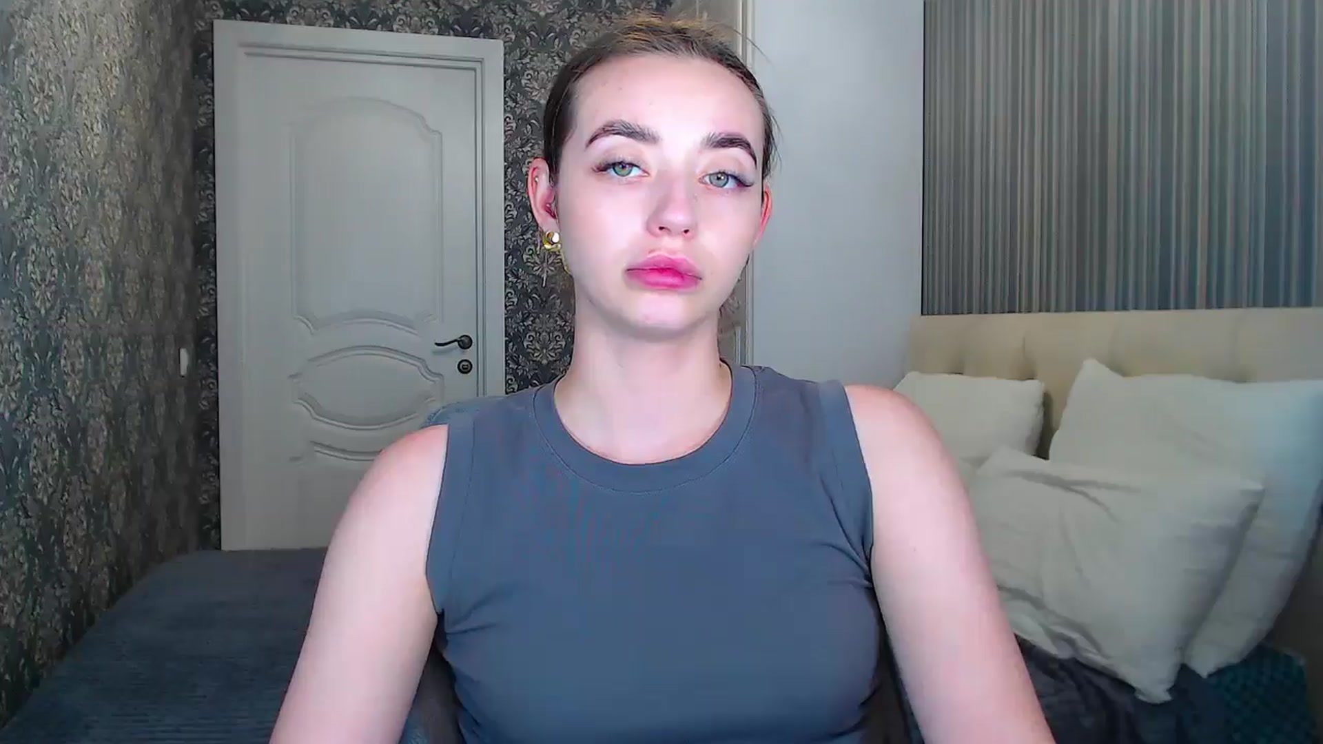 Gallery image thumbnail from EmeraldLilyyy's myfreecams stream on, 06/17/2024, 10:44 image 3 of 20