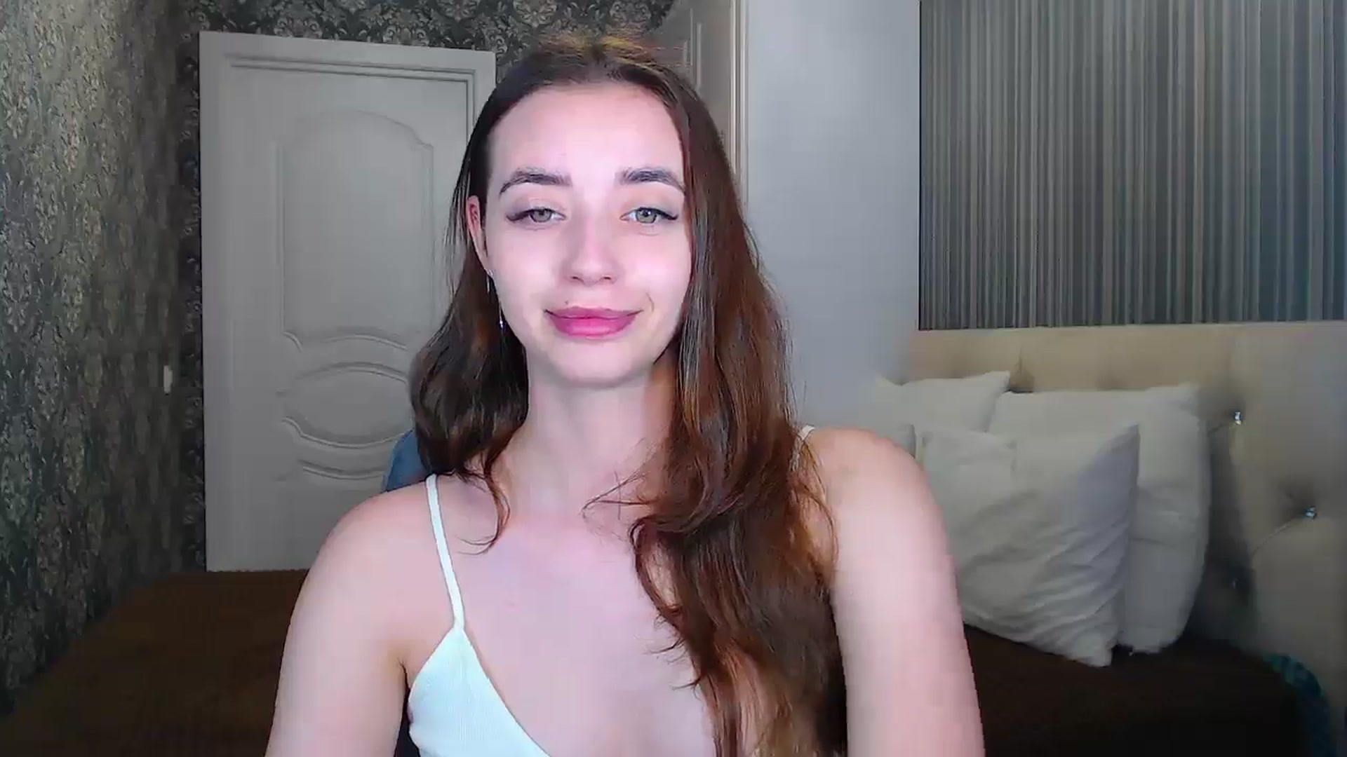 Gallery image thumbnail from EmeraldLilyyy's myfreecams stream on, 06/20/2024, 11:55 image 5 of 20