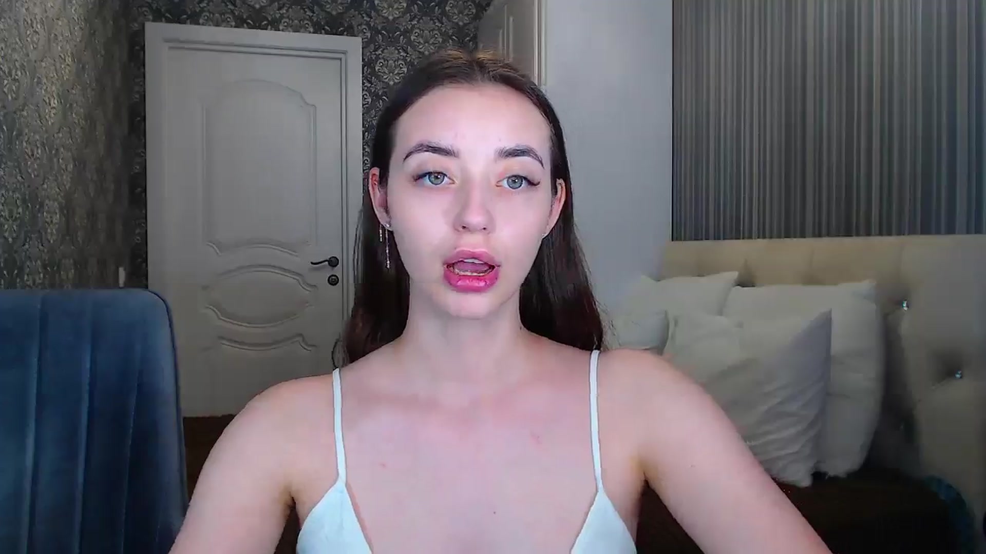 Gallery image thumbnail from EmeraldLilyyy's myfreecams stream on, 06/20/2024, 11:55 image 10 of 20