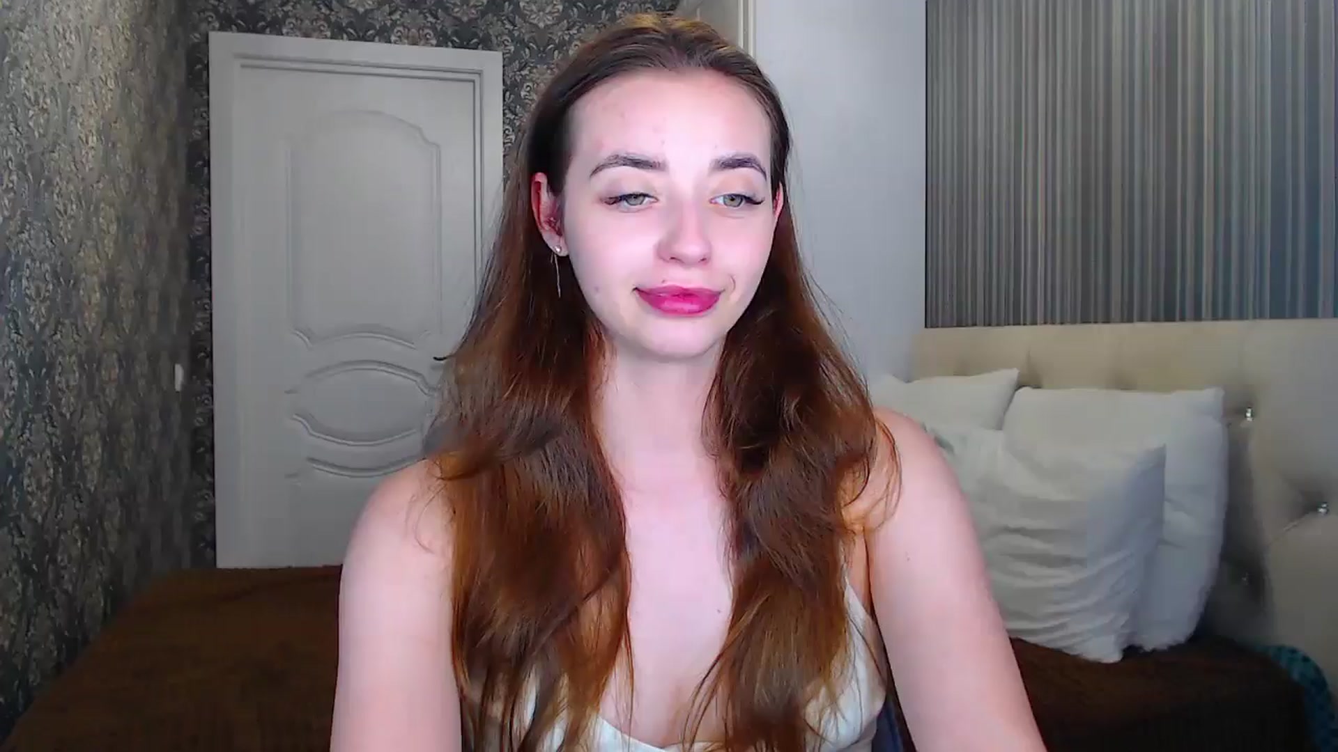 Gallery image thumbnail from EmeraldLilyyy's myfreecams stream on, 06/20/2024, 12:31 image 1 of 20