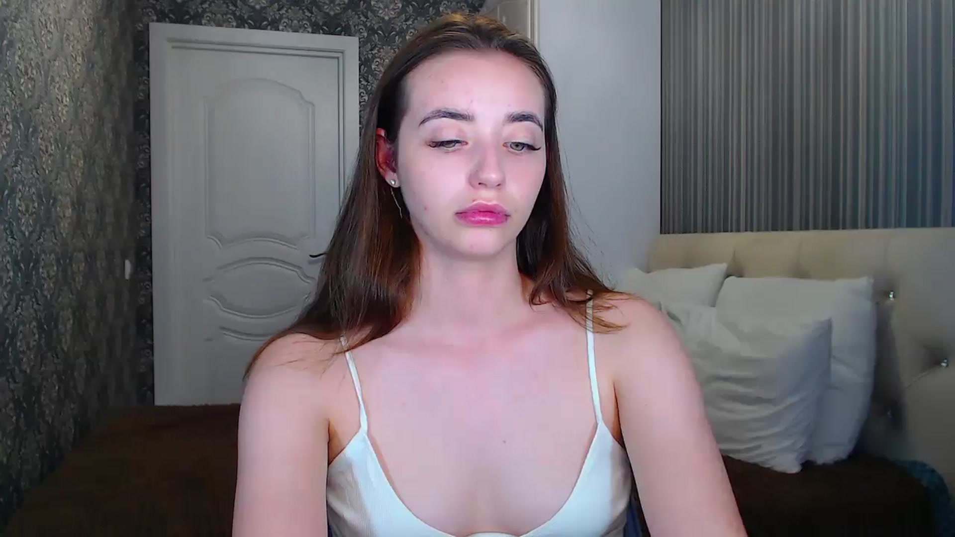 Gallery image thumbnail from EmeraldLilyyy's myfreecams stream on, 06/20/2024, 12:31 image 19 of 20