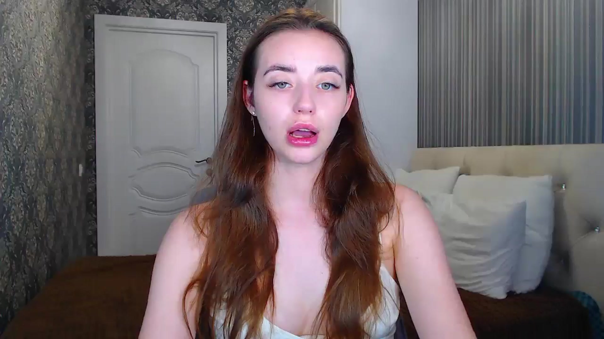 Gallery image thumbnail from EmeraldLilyyy's myfreecams stream on, 06/20/2024, 12:31 image 8 of 20