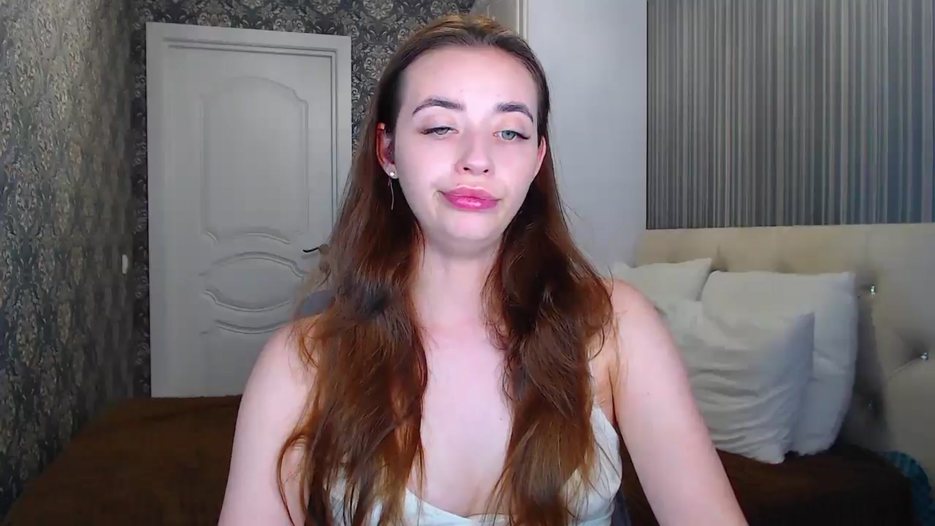 Gallery image thumbnail from EmeraldLilyyy's myfreecams stream on, 06/20/2024, 12:31 image 10 of 20