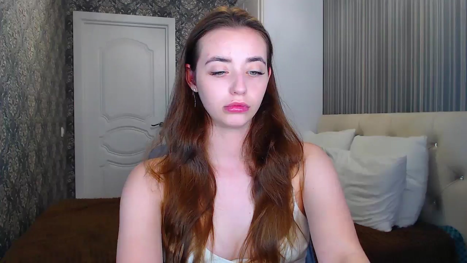 Gallery image thumbnail from EmeraldLilyyy's myfreecams stream on, 06/20/2024, 12:31 image 9 of 20