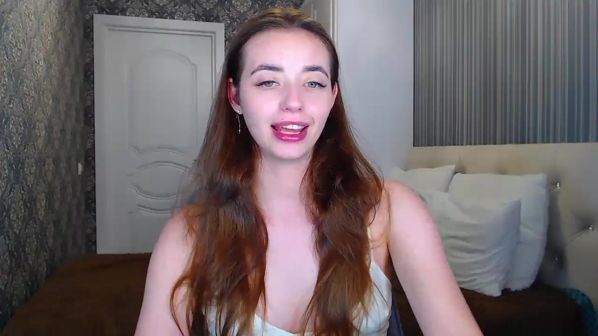 Gallery image thumbnail from EmeraldLilyyy's myfreecams stream on, 06/20/2024, 12:31 image 4 of 20