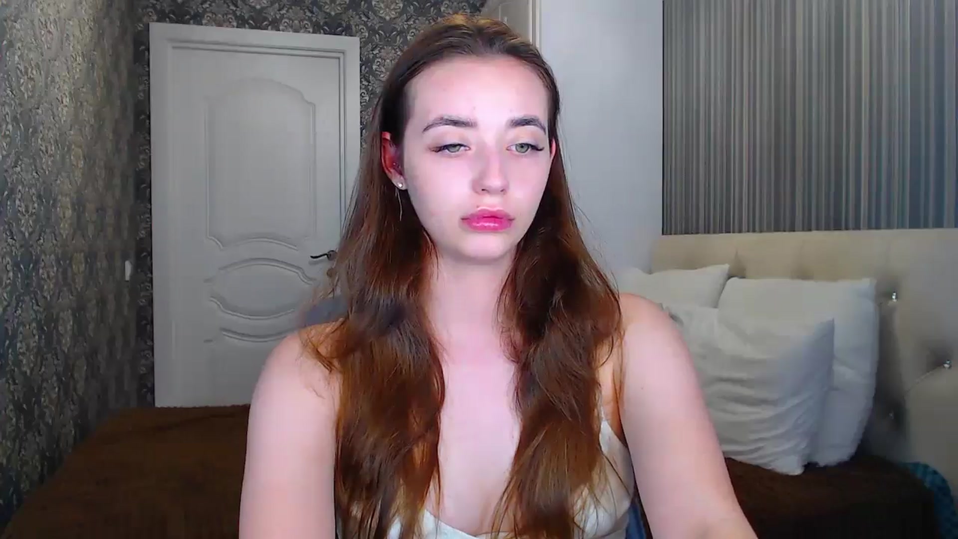 Gallery image thumbnail from EmeraldLilyyy's myfreecams stream on, 06/20/2024, 12:31 image 11 of 20