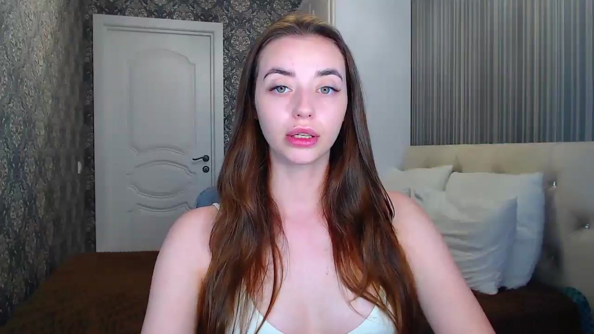 Gallery image thumbnail from EmeraldLilyyy's myfreecams stream on, 06/20/2024, 12:47 image 12 of 20
