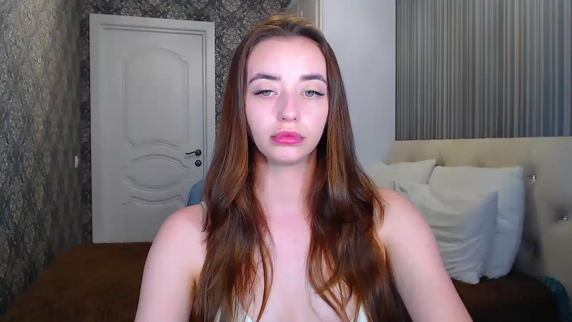 Gallery image thumbnail from EmeraldLilyyy's myfreecams stream on, 06/20/2024, 12:47 image 15 of 20