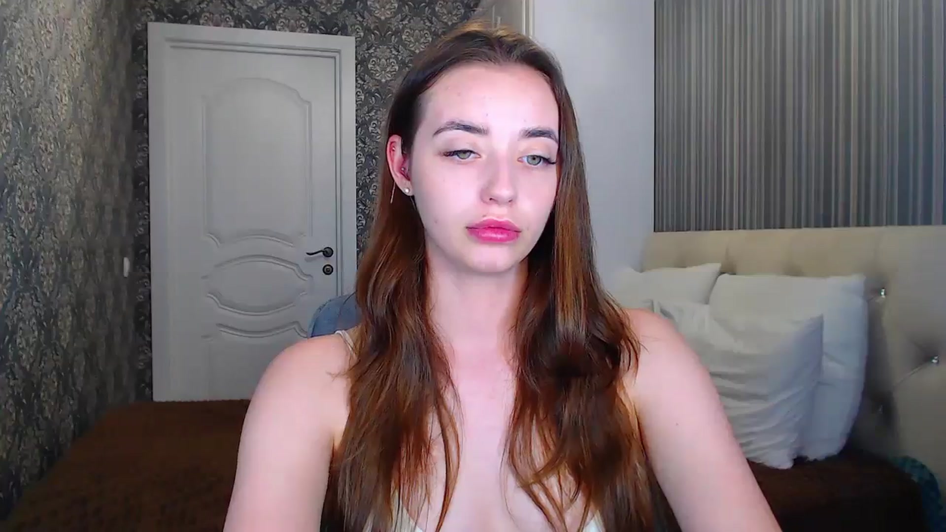 Gallery image thumbnail from EmeraldLilyyy's myfreecams stream on, 06/20/2024, 12:47 image 18 of 20