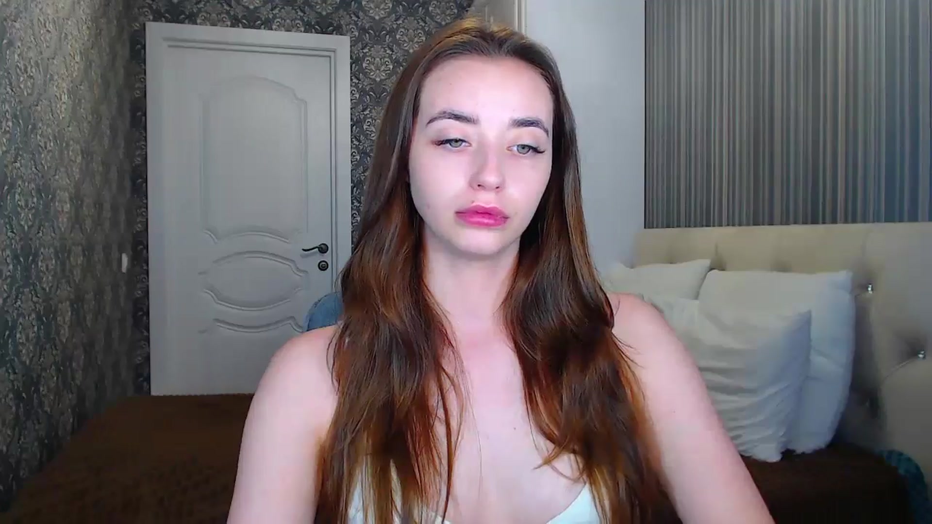 Gallery image thumbnail from EmeraldLilyyy's myfreecams stream on, 06/20/2024, 12:47 image 10 of 20
