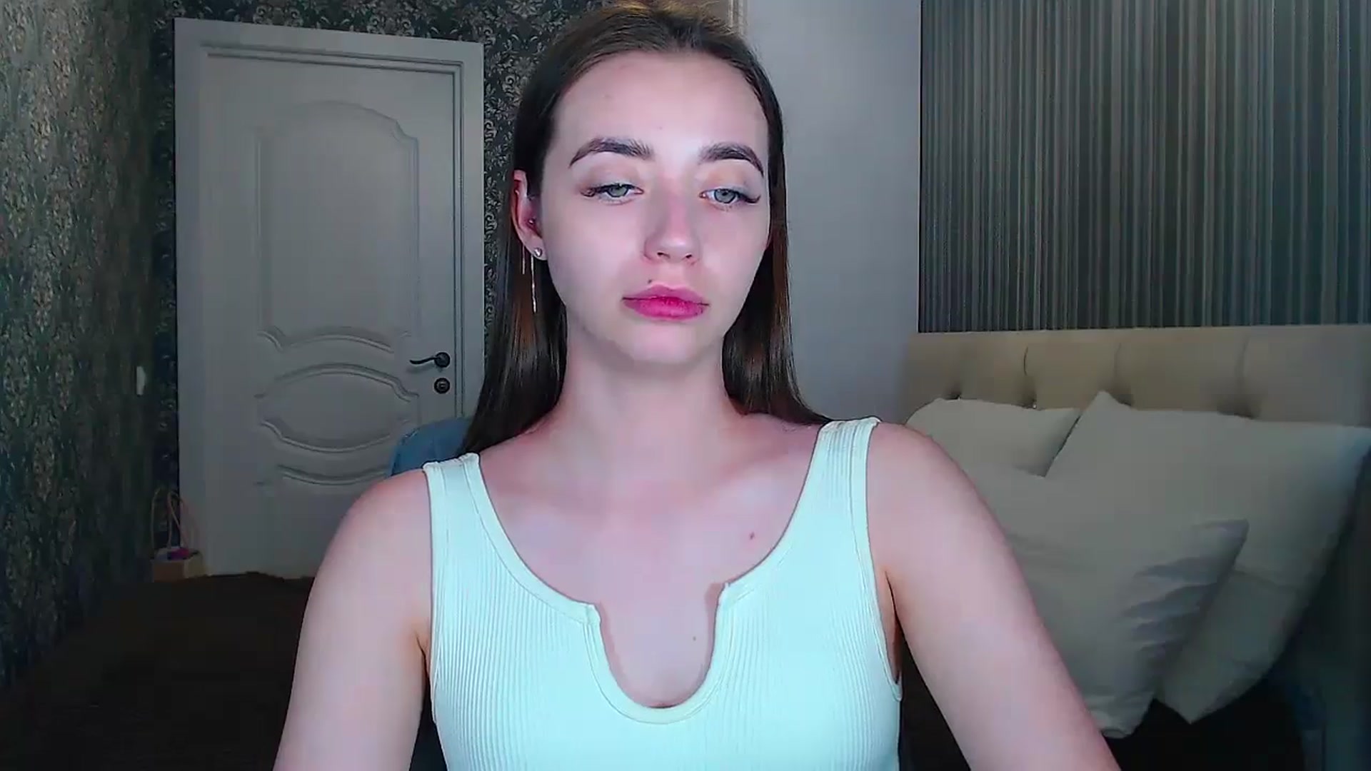 Gallery image thumbnail from EmeraldLilyyy's myfreecams stream on, 06/23/2024, 16:21 image 4 of 20