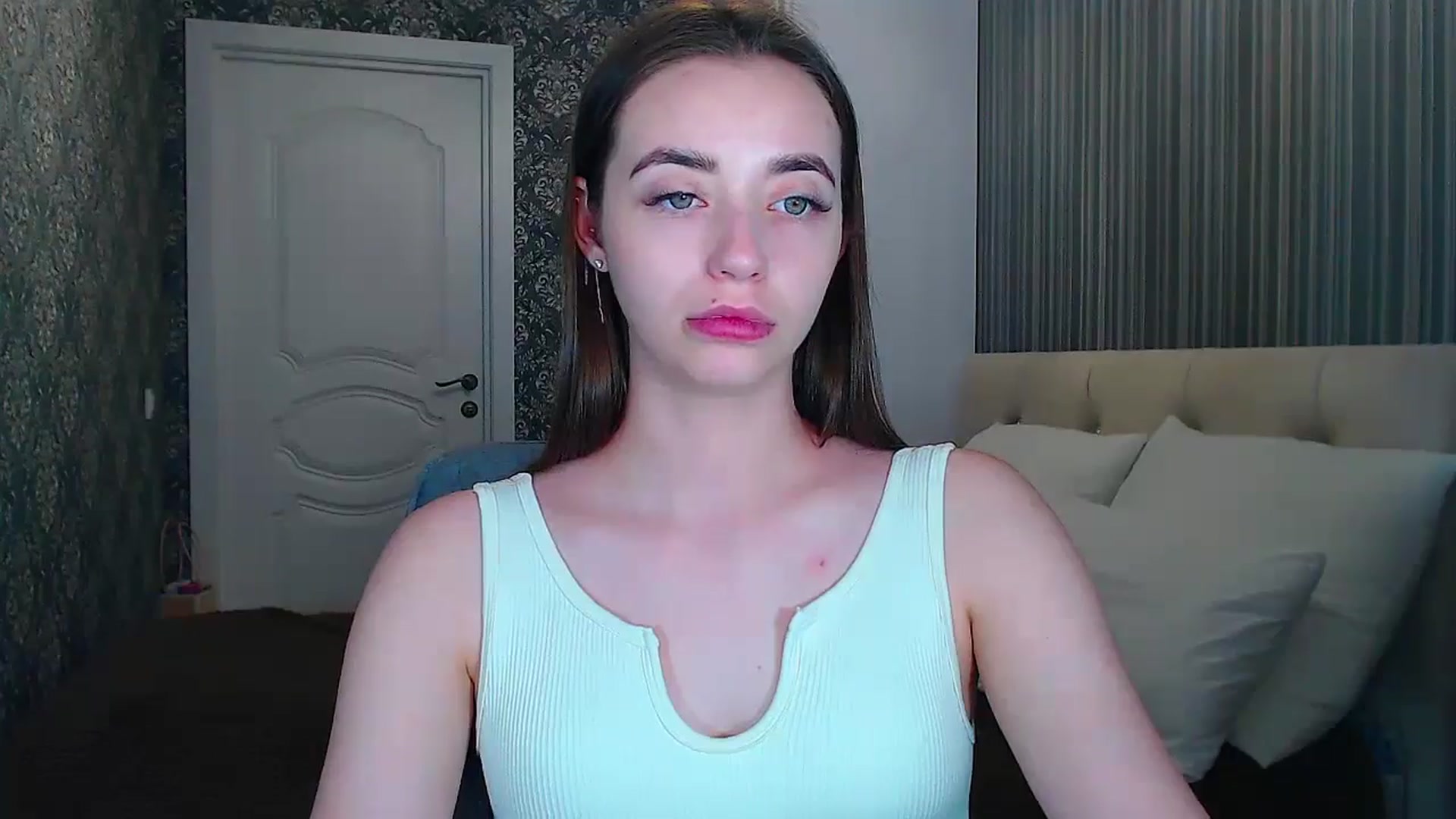 Gallery image thumbnail from EmeraldLilyyy's myfreecams stream on, 06/23/2024, 16:21 image 17 of 20