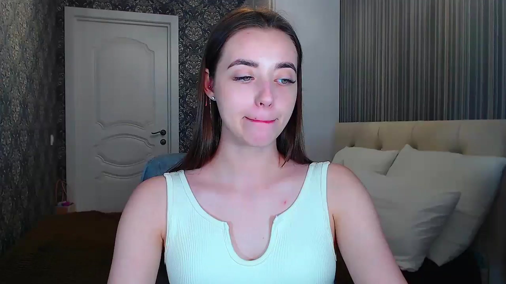 Gallery image thumbnail from EmeraldLilyyy's myfreecams stream on, 06/23/2024, 16:21 image 20 of 20