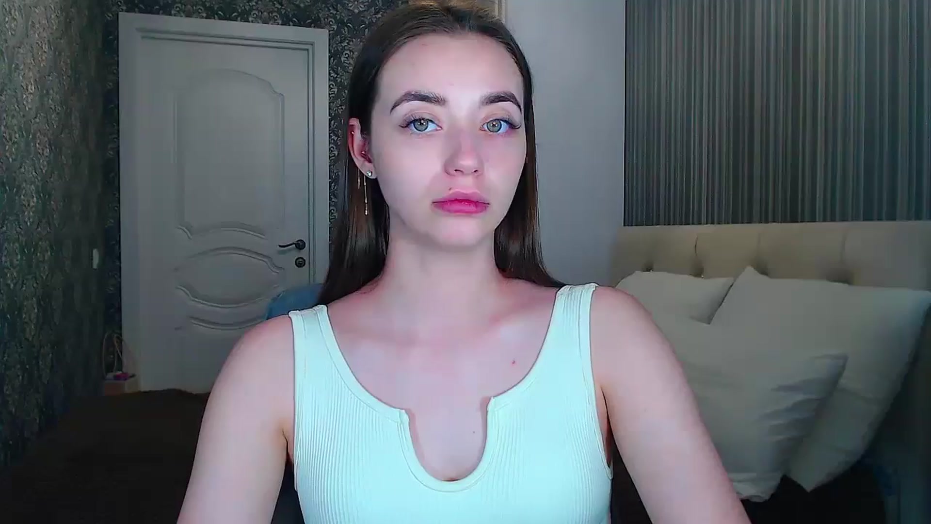 Gallery image thumbnail from EmeraldLilyyy's myfreecams stream on, 06/23/2024, 16:21 image 1 of 20