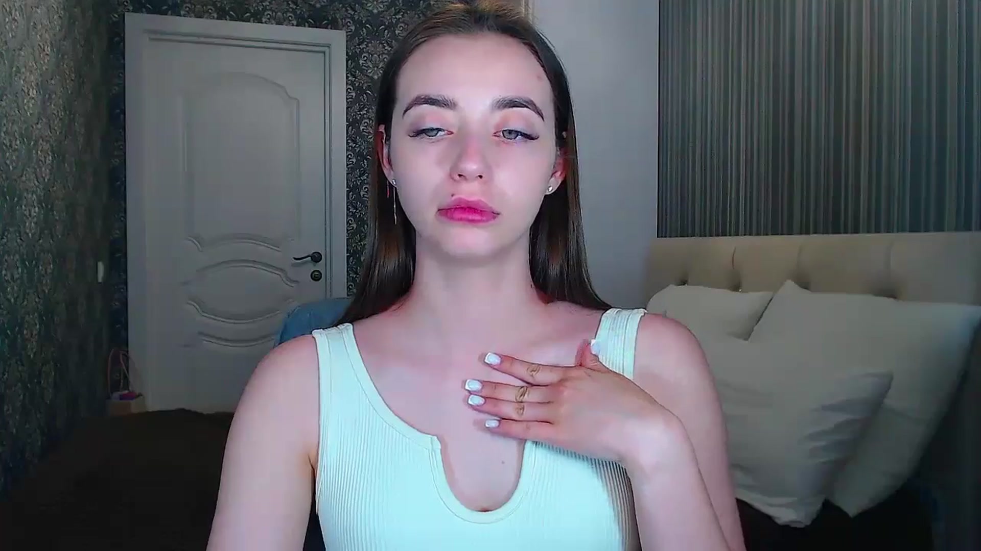 Gallery image thumbnail from EmeraldLilyyy's myfreecams stream on, 06/23/2024, 16:21 image 11 of 20