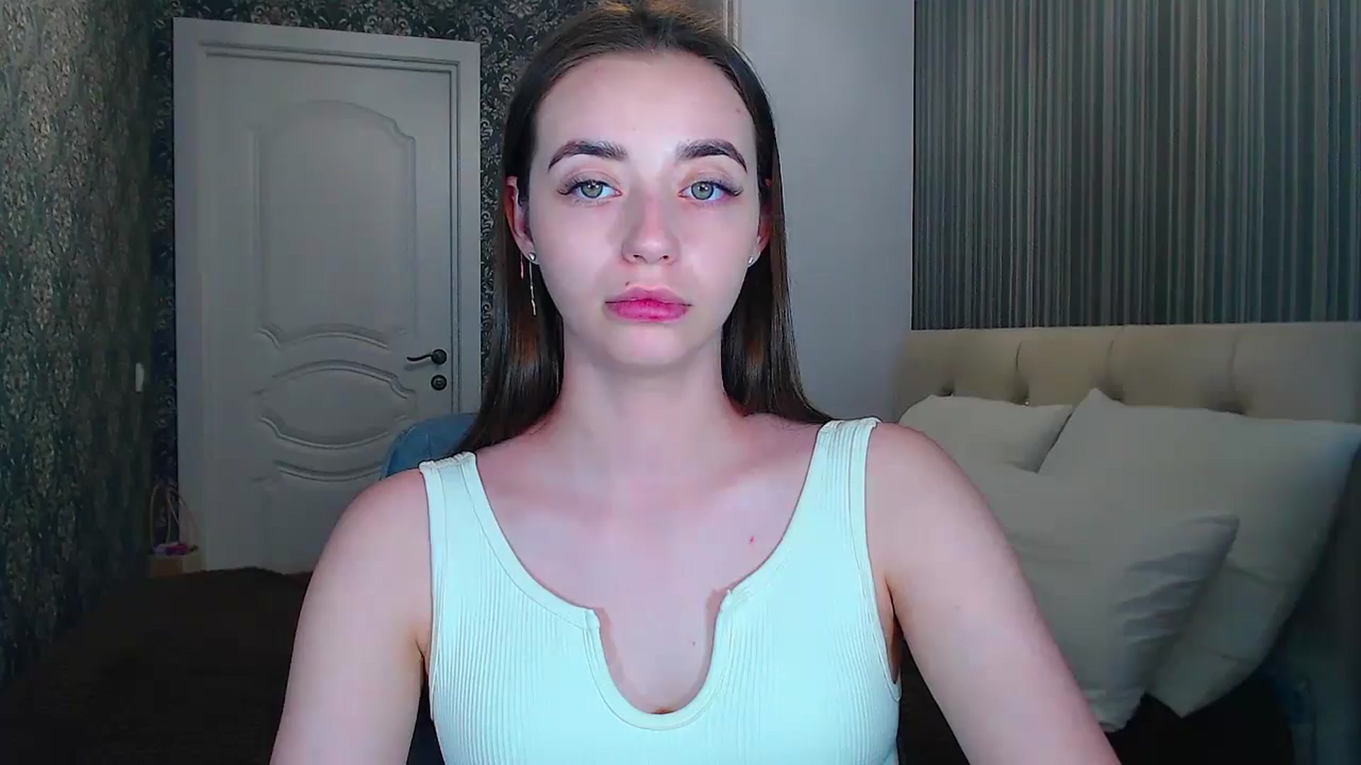 Gallery image thumbnail from EmeraldLilyyy's myfreecams stream on, 06/23/2024, 16:21 image 8 of 20