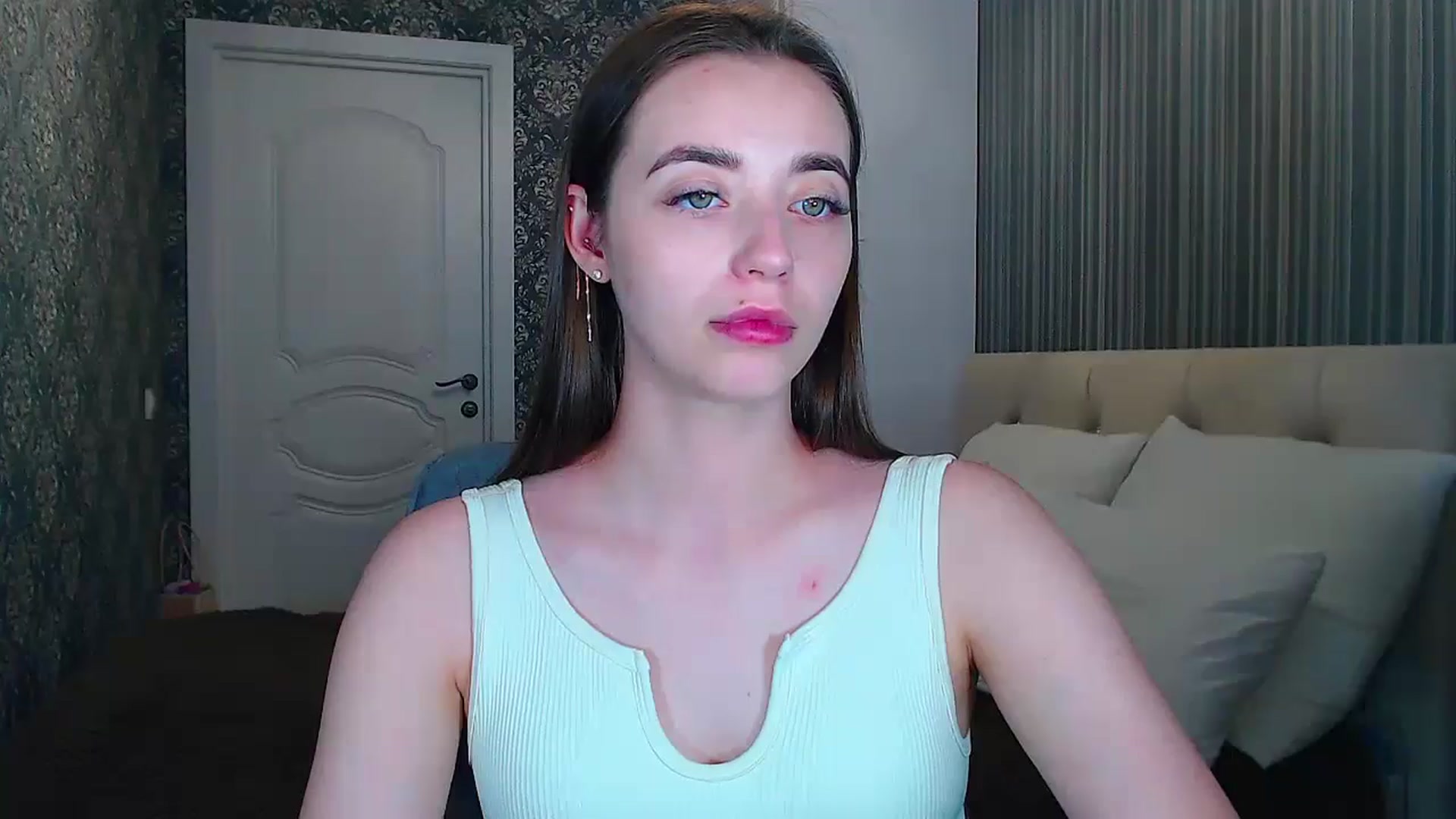 Gallery image thumbnail from EmeraldLilyyy's myfreecams stream on, 06/23/2024, 16:21 image 13 of 20