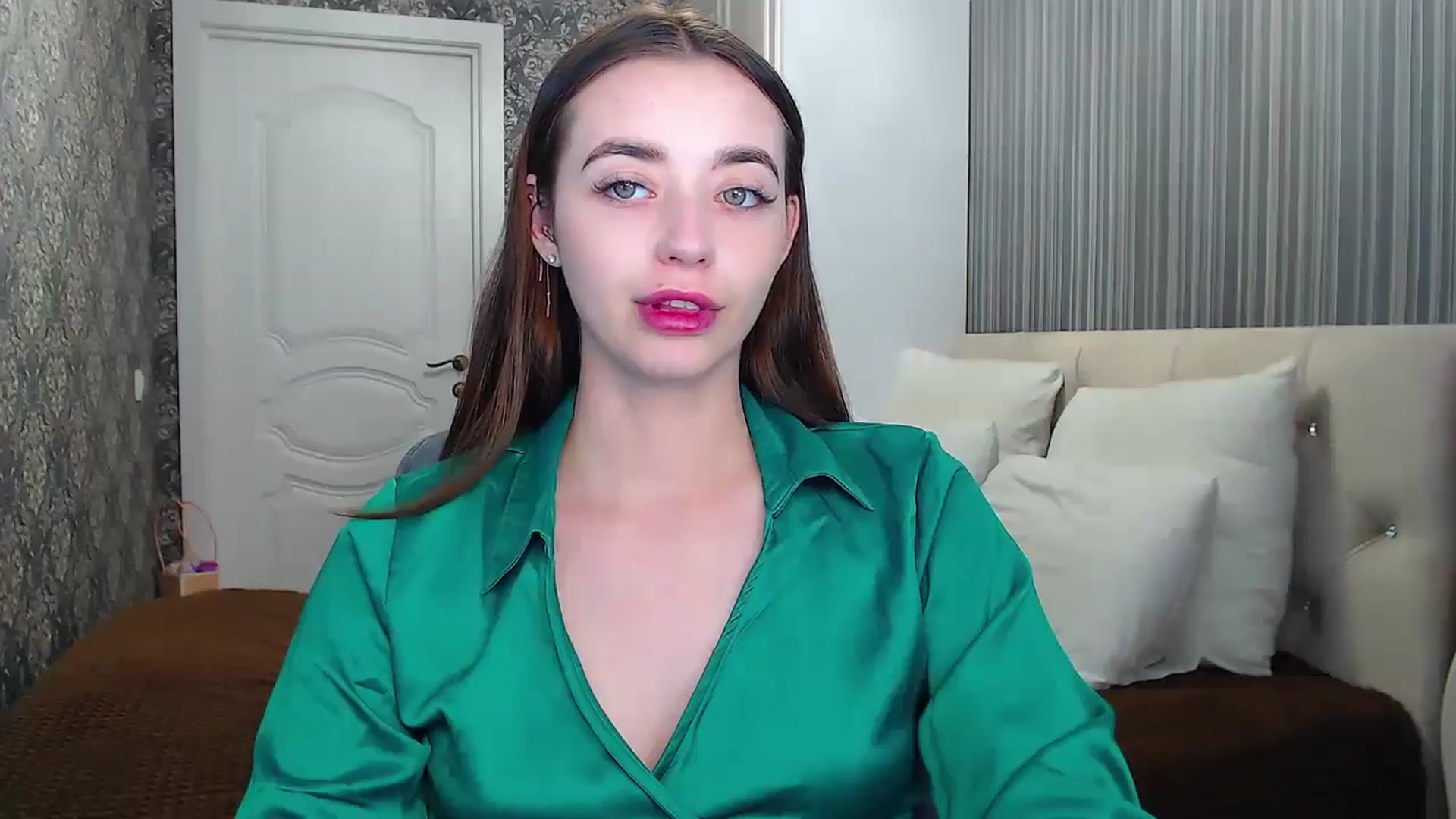 Gallery image thumbnail from EmeraldLilyyy's myfreecams stream on, 06/24/2024, 15:02 image 4 of 20