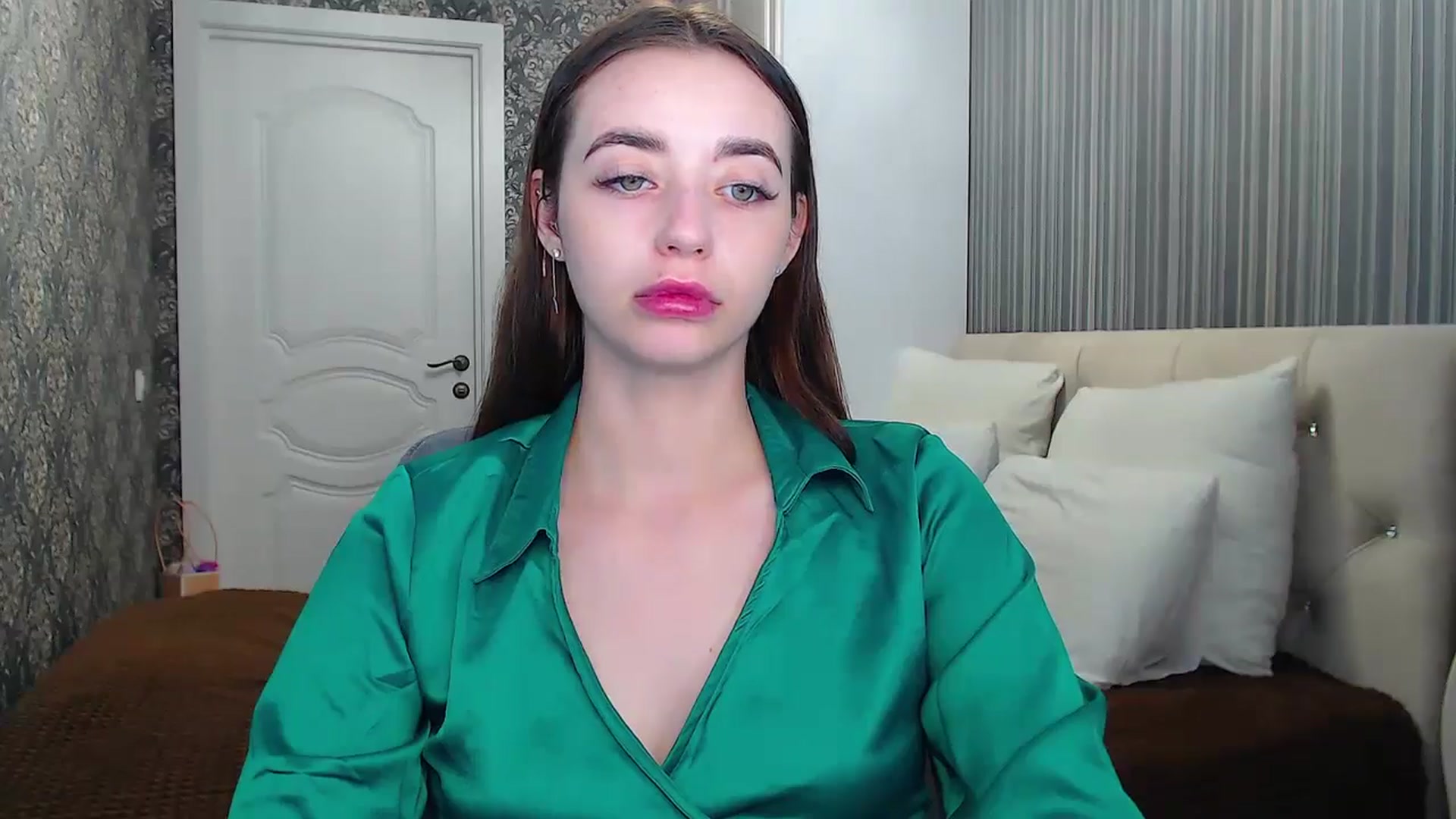Gallery image thumbnail from EmeraldLilyyy's myfreecams stream on, 06/24/2024, 15:02 image 16 of 20