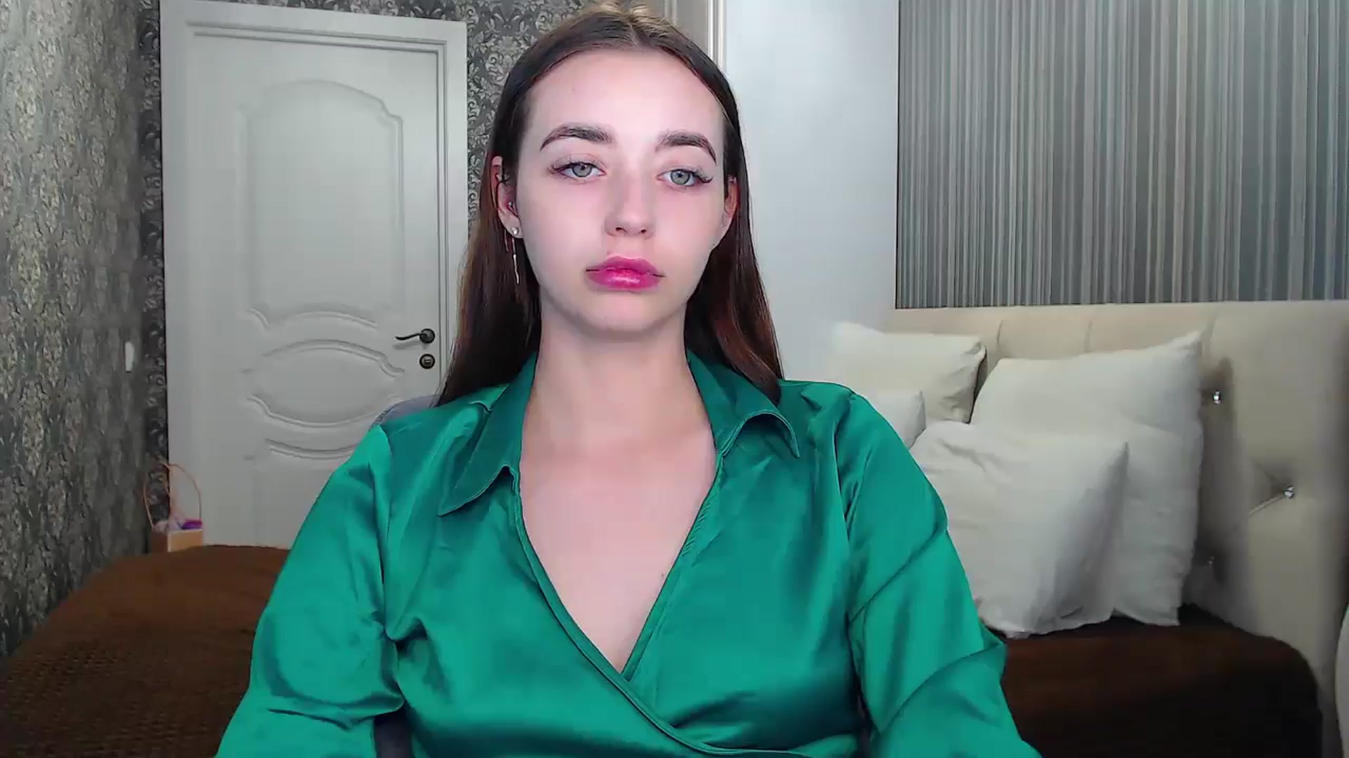 Gallery image thumbnail from EmeraldLilyyy's myfreecams stream on, 06/24/2024, 15:02 image 15 of 20