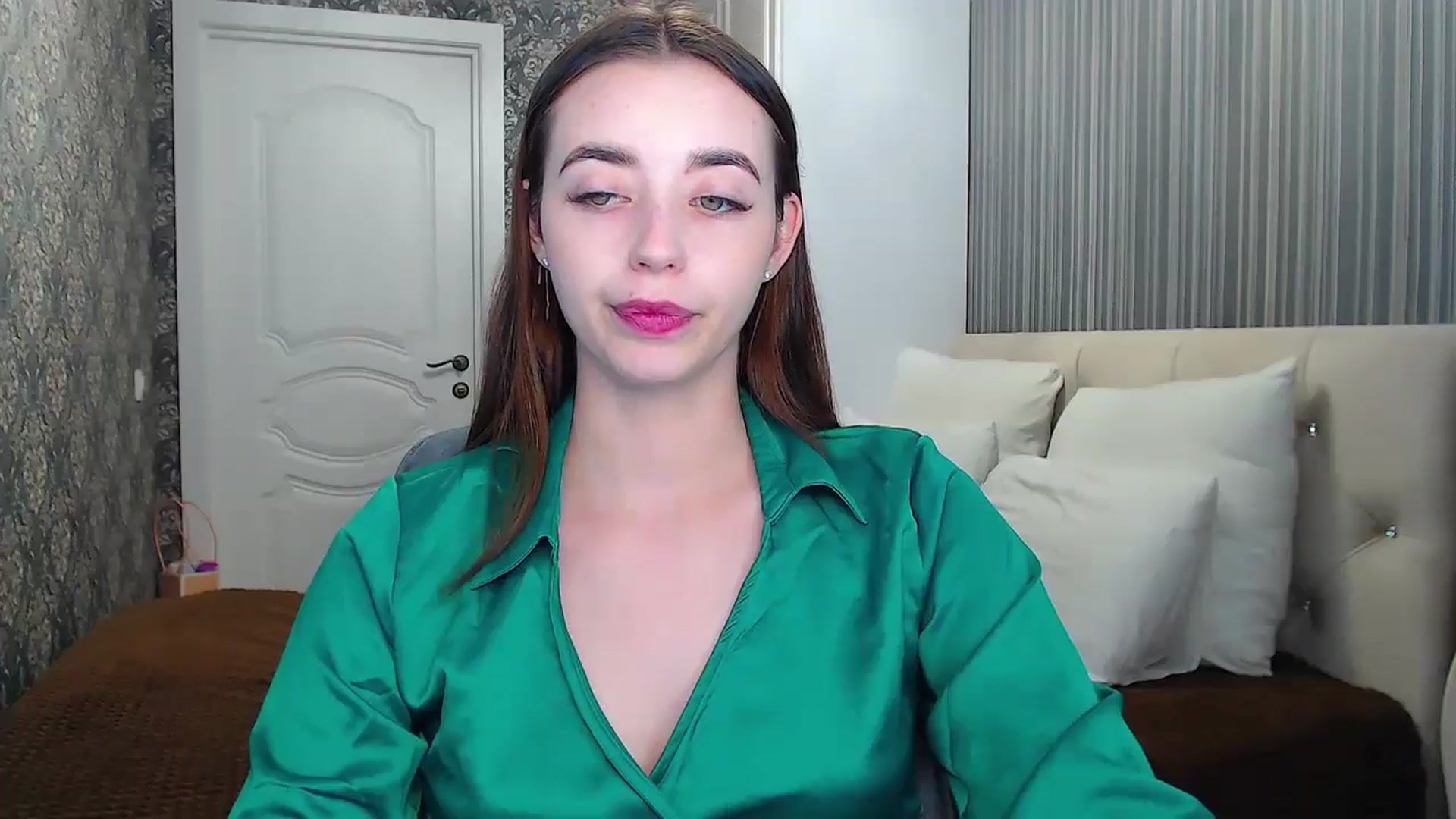 Gallery image thumbnail from EmeraldLilyyy's myfreecams stream on, 06/24/2024, 15:02 image 9 of 20