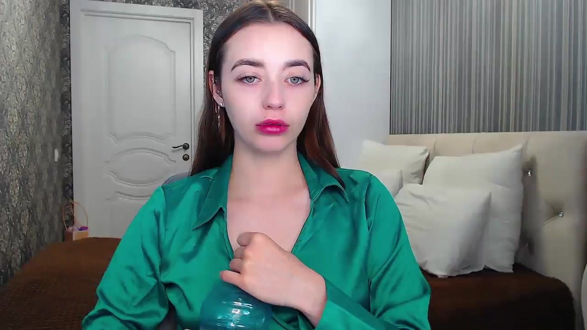 Gallery image thumbnail from EmeraldLilyyy's myfreecams stream on, 06/24/2024, 15:02 image 18 of 20