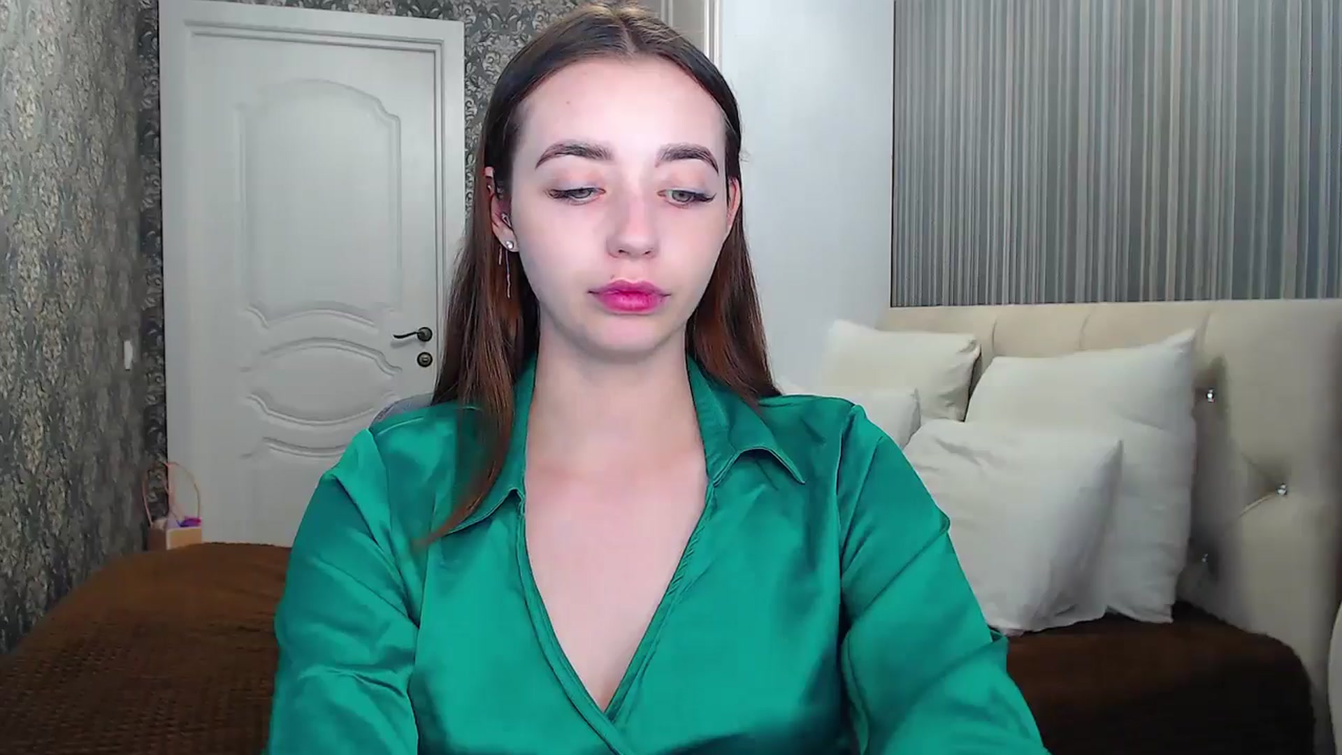 Gallery image thumbnail from EmeraldLilyyy's myfreecams stream on, 06/24/2024, 15:02 image 12 of 20