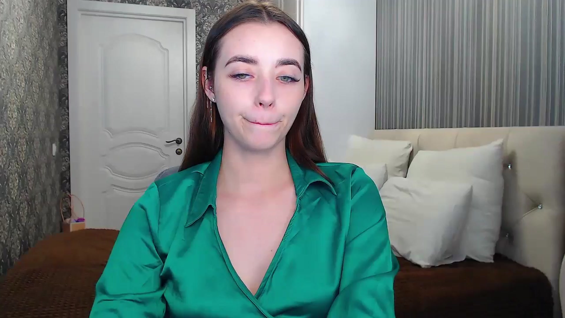 Gallery image thumbnail from EmeraldLilyyy's myfreecams stream on, 06/24/2024, 15:02 image 20 of 20