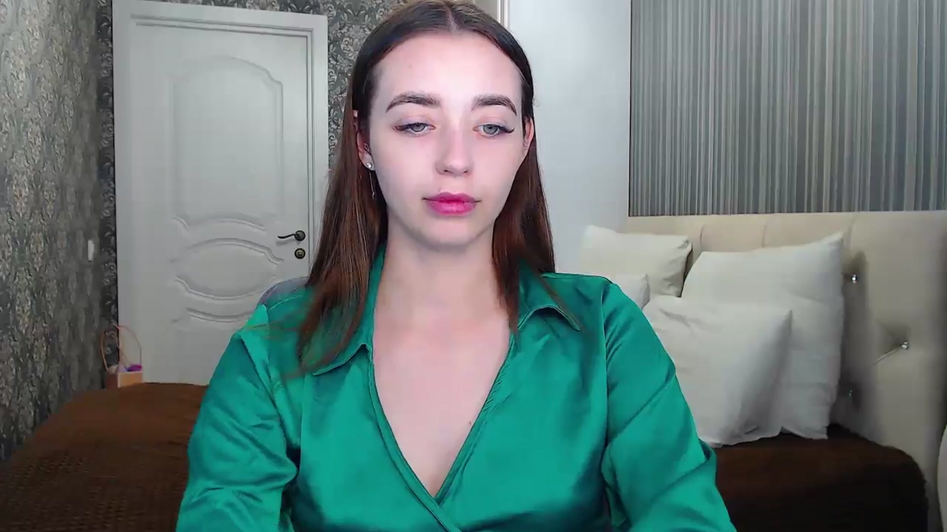 Gallery image thumbnail from EmeraldLilyyy's myfreecams stream on, 06/24/2024, 15:02 image 14 of 20