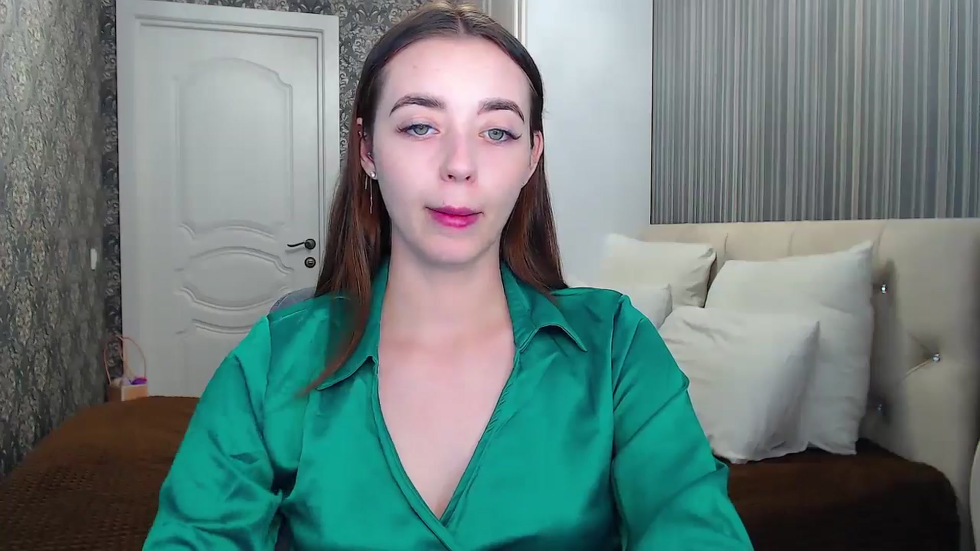 Gallery image thumbnail from EmeraldLilyyy's myfreecams stream on, 06/24/2024, 15:02 image 11 of 20