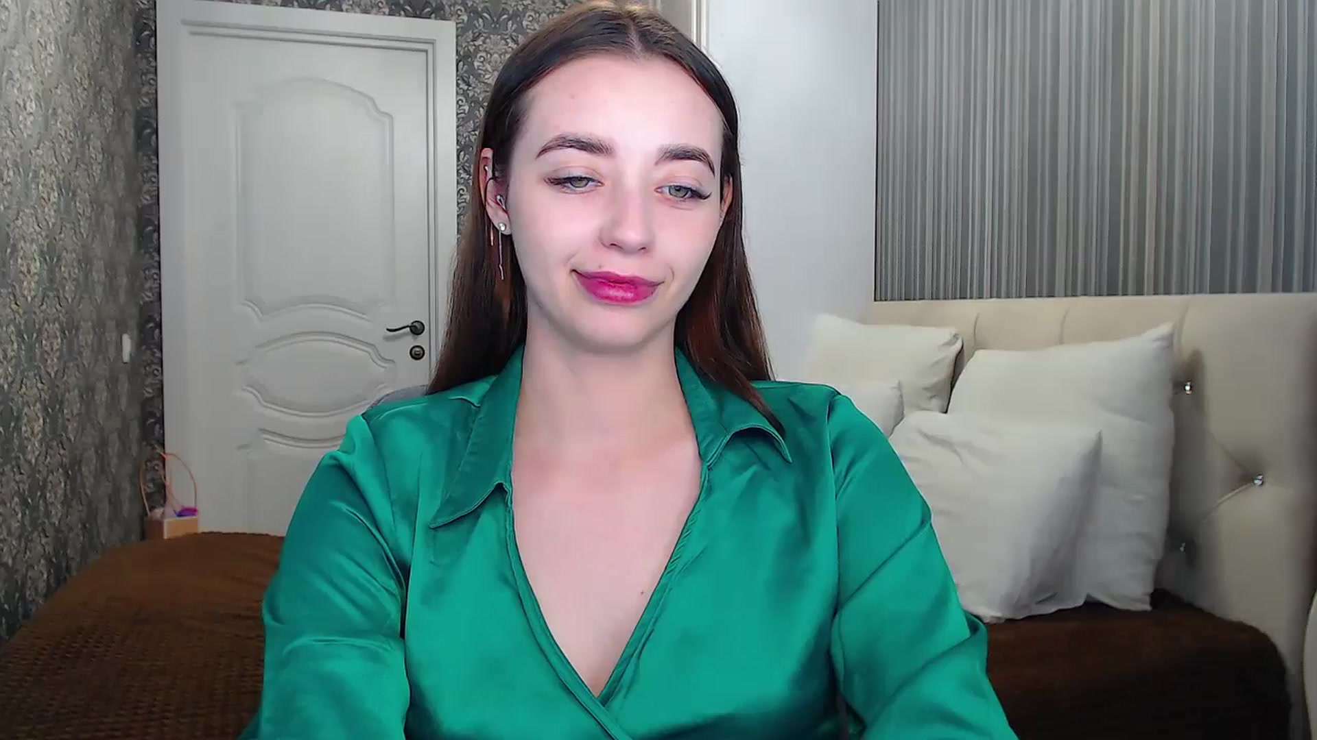 Gallery image thumbnail from EmeraldLilyyy's myfreecams stream on, 06/24/2024, 15:02 image 19 of 20