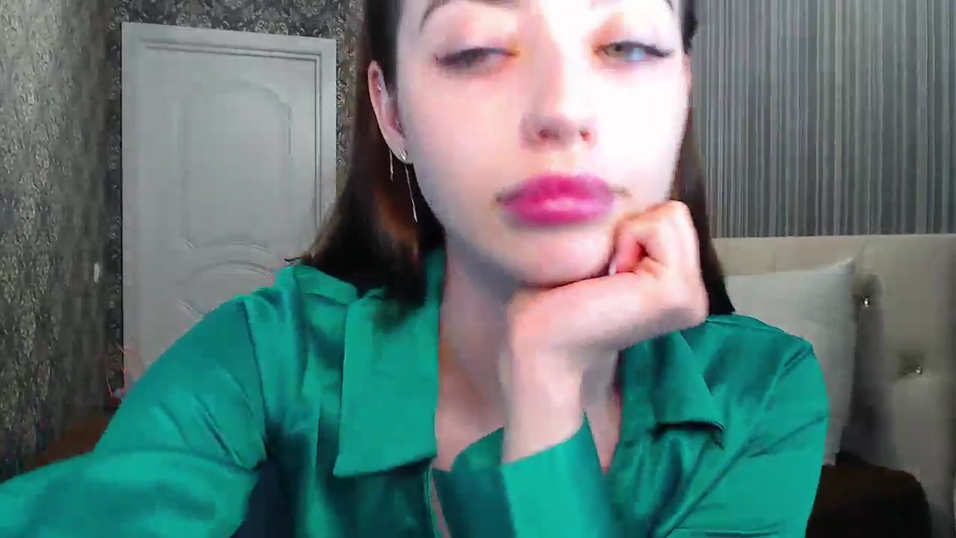 Gallery image thumbnail from EmeraldLilyyy's myfreecams stream on, 06/24/2024, 15:22 image 16 of 20
