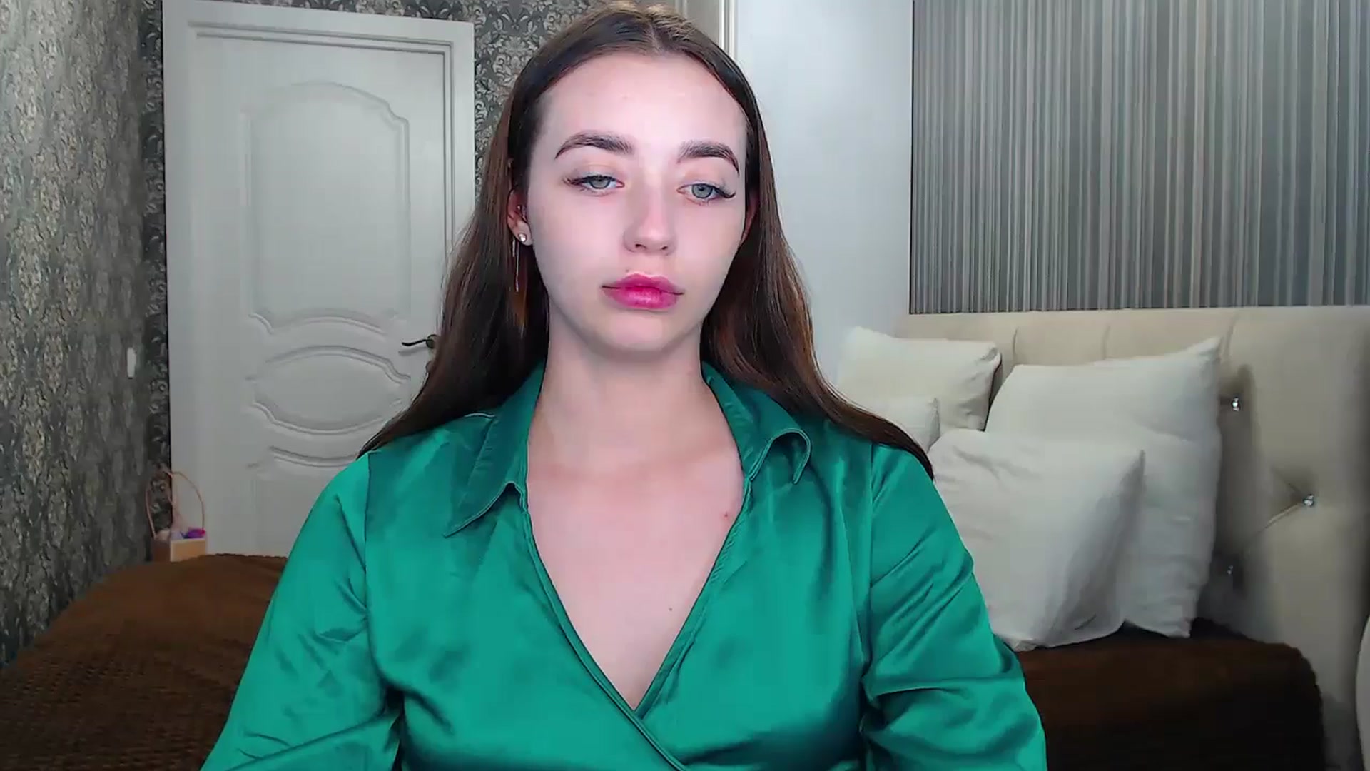 Gallery image thumbnail from EmeraldLilyyy's myfreecams stream on, 06/24/2024, 15:22 image 10 of 20