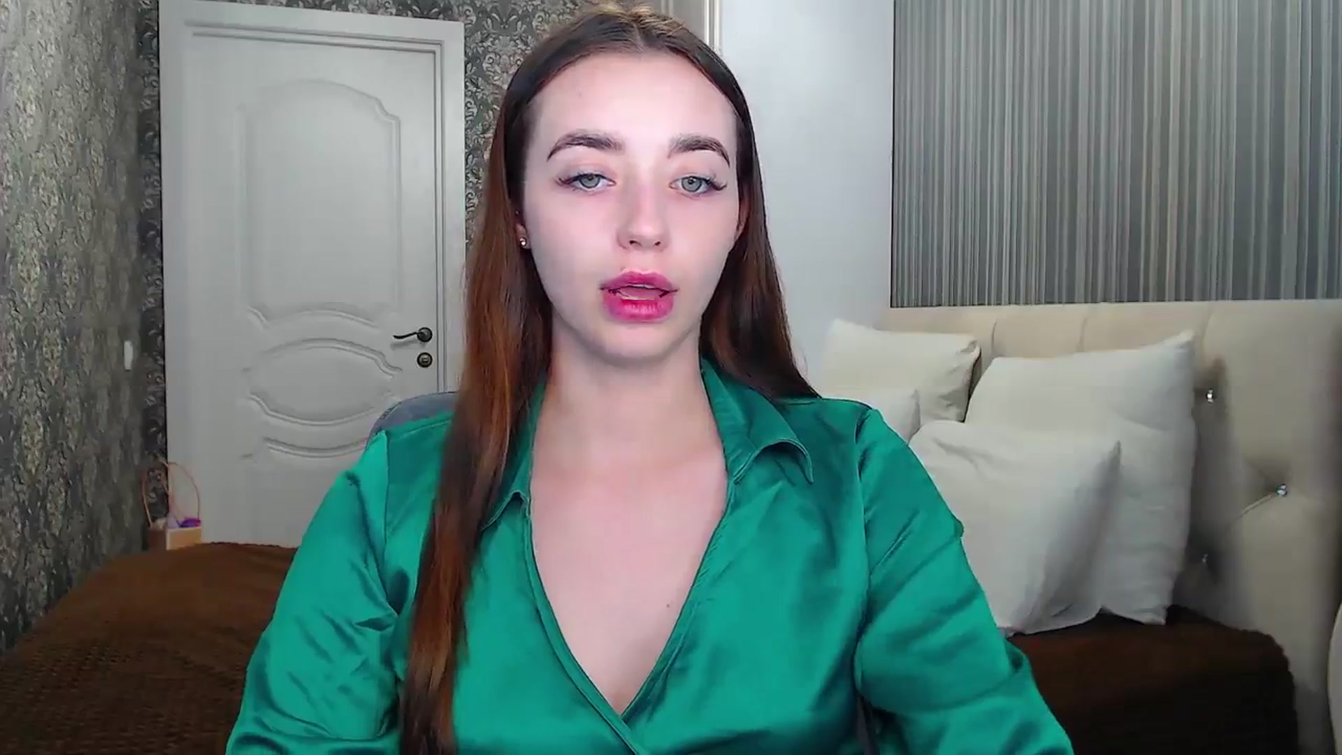 Gallery image thumbnail from EmeraldLilyyy's myfreecams stream on, 06/24/2024, 15:22 image 5 of 20