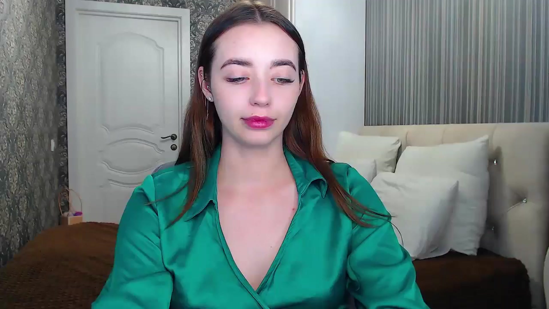 Gallery image thumbnail from EmeraldLilyyy's myfreecams stream on, 06/24/2024, 15:22 image 11 of 20
