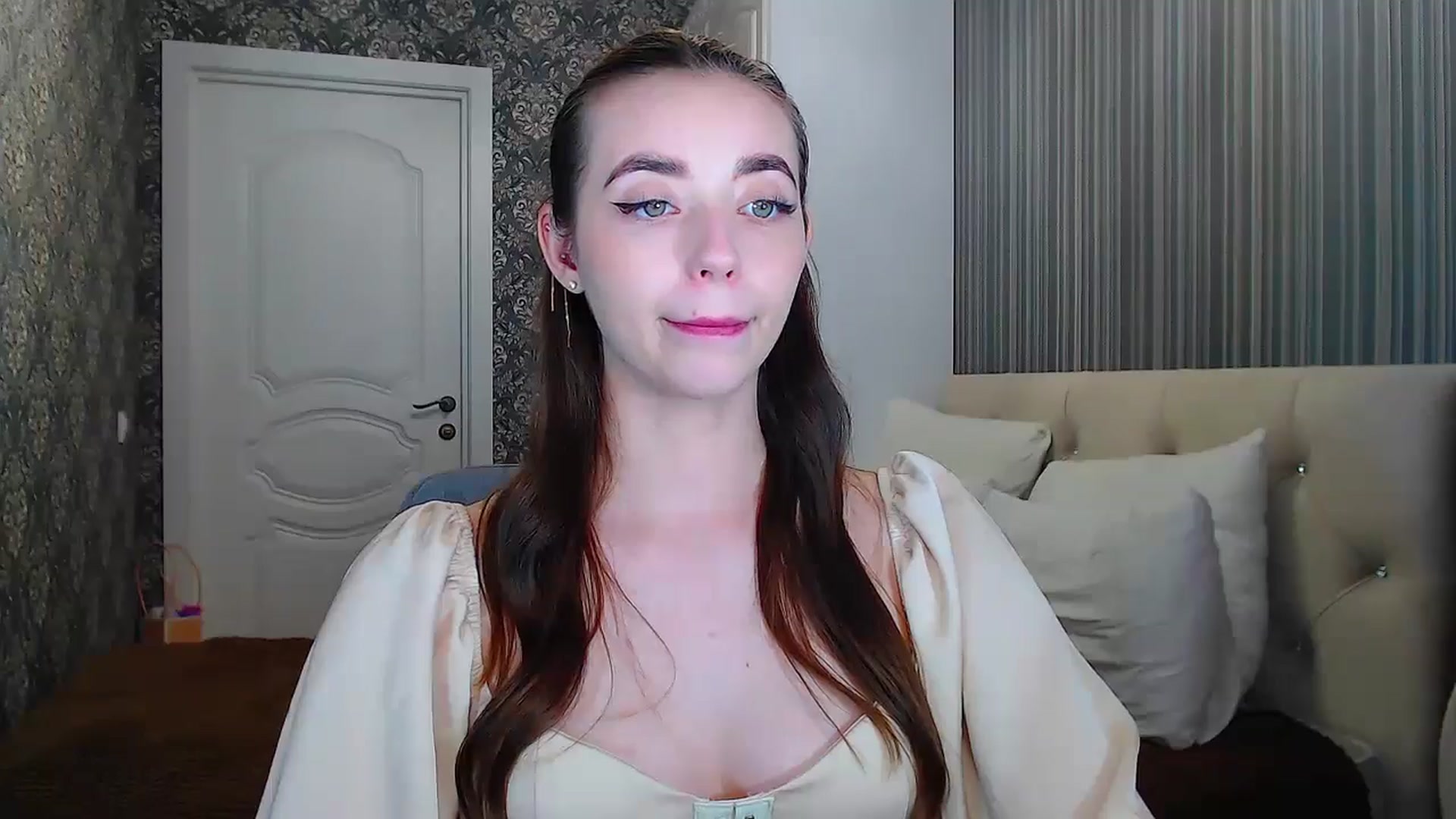 Gallery image thumbnail from EmeraldLilyyy's myfreecams stream on, 06/27/2024, 10:19 image 8 of 20