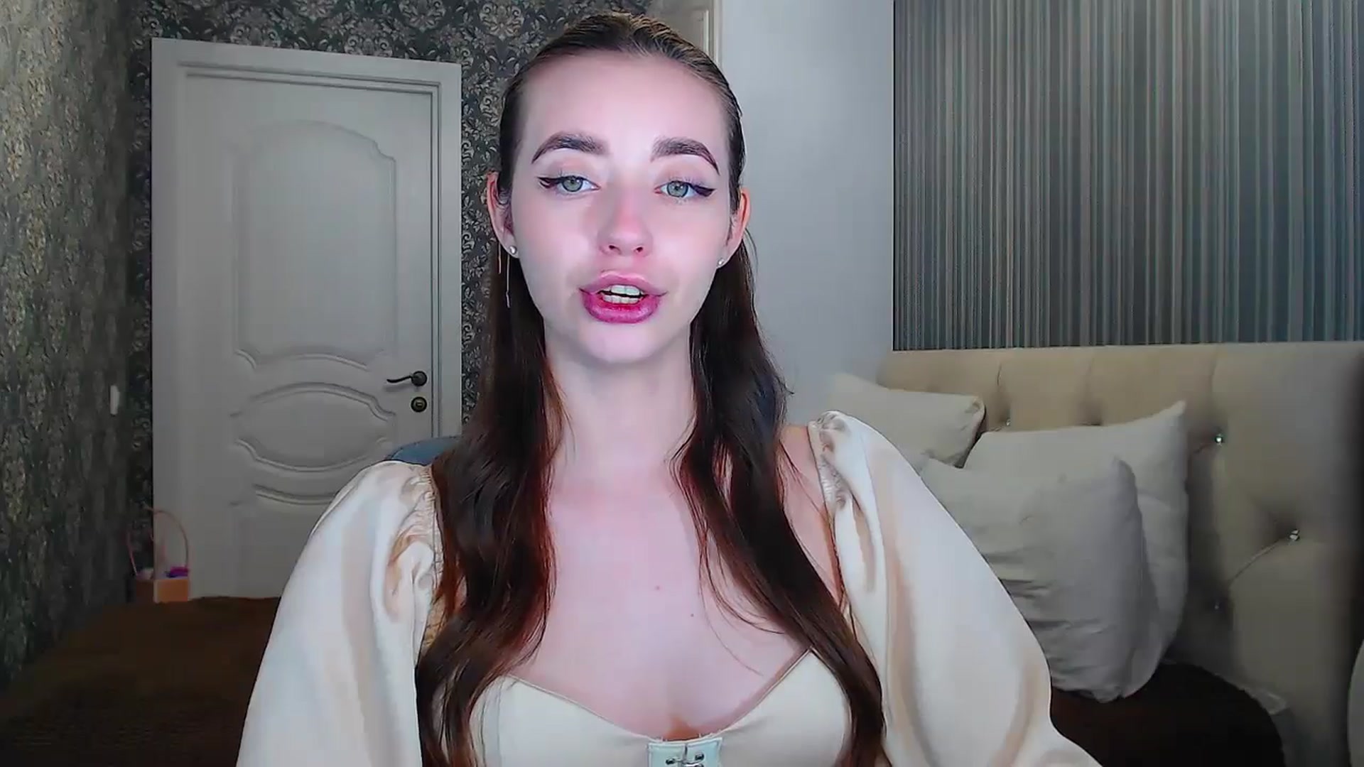 Gallery image thumbnail from EmeraldLilyyy's myfreecams stream on, 06/27/2024, 10:19 image 3 of 20