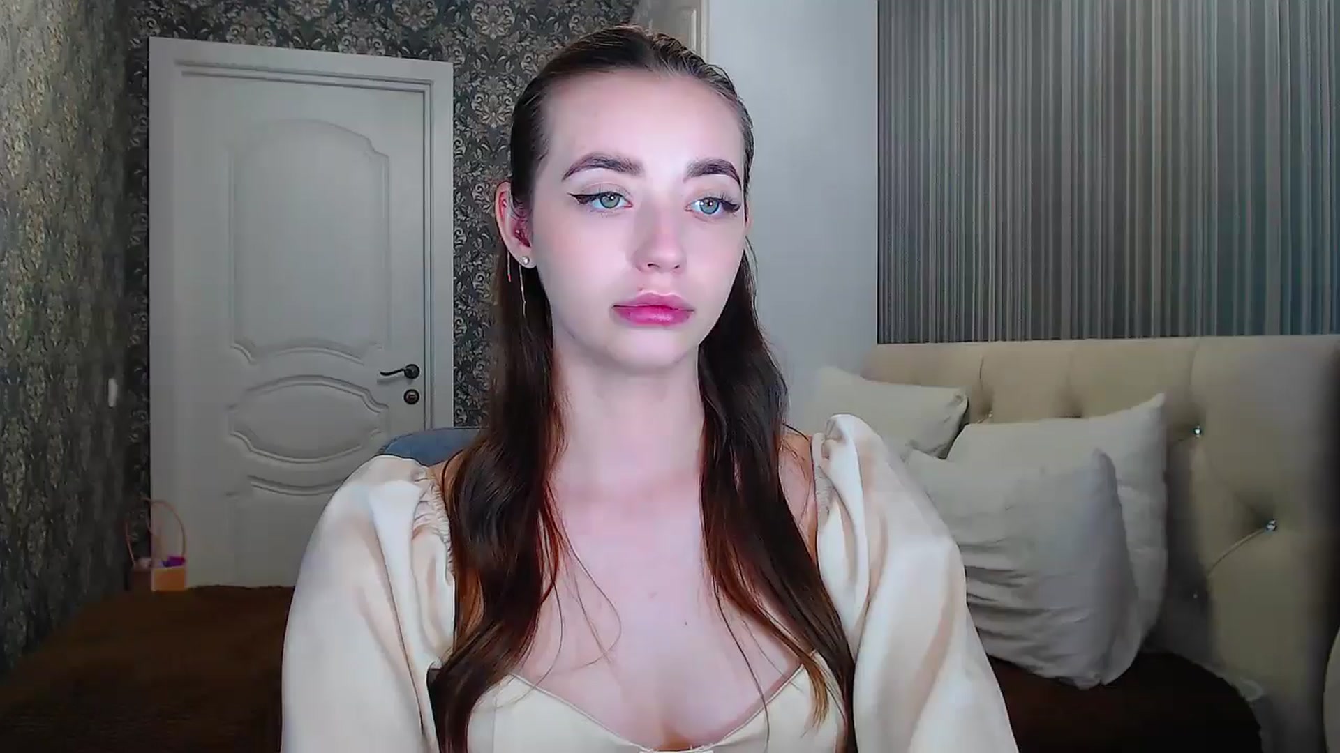 Gallery image thumbnail from EmeraldLilyyy's myfreecams stream on, 06/27/2024, 10:19 image 7 of 20