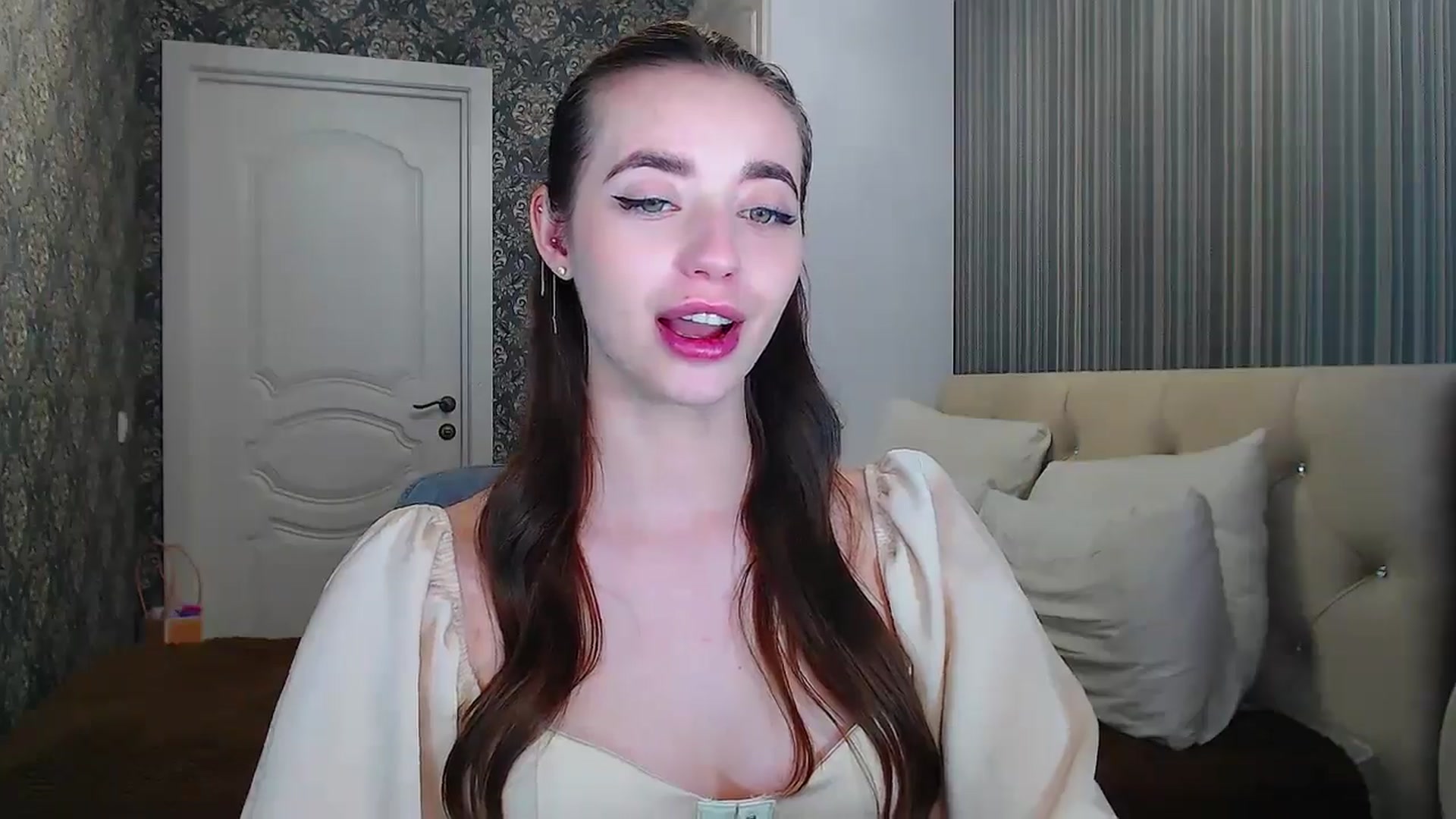 Gallery image thumbnail from EmeraldLilyyy's myfreecams stream on, 06/27/2024, 10:19 image 13 of 20