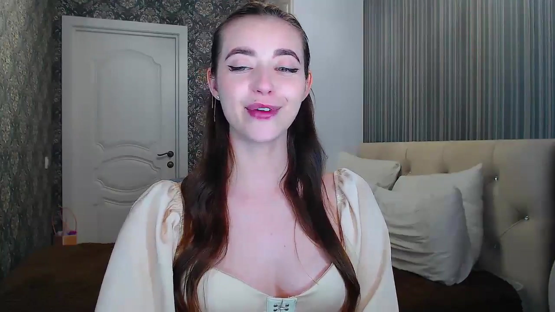 Gallery image thumbnail from EmeraldLilyyy's myfreecams stream on, 06/27/2024, 10:19 image 2 of 20