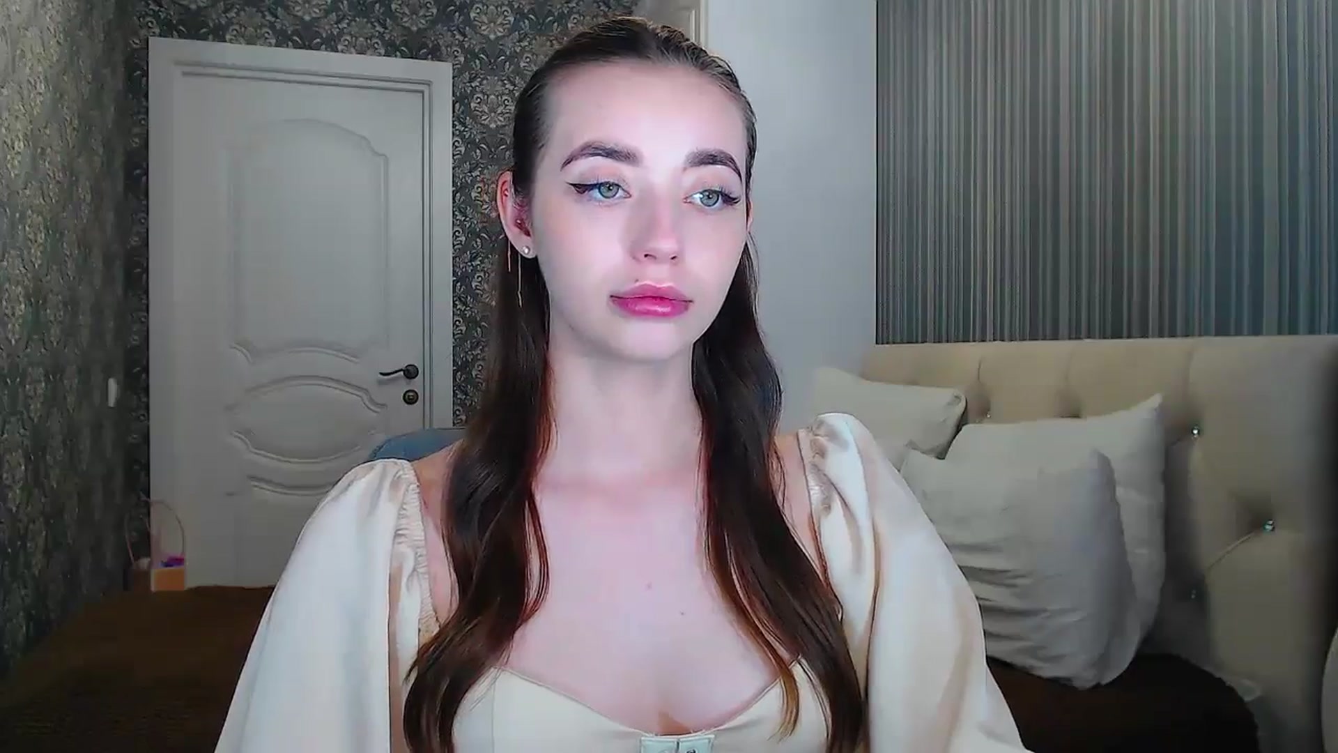 Gallery image thumbnail from EmeraldLilyyy's myfreecams stream on, 06/27/2024, 10:19 image 11 of 20