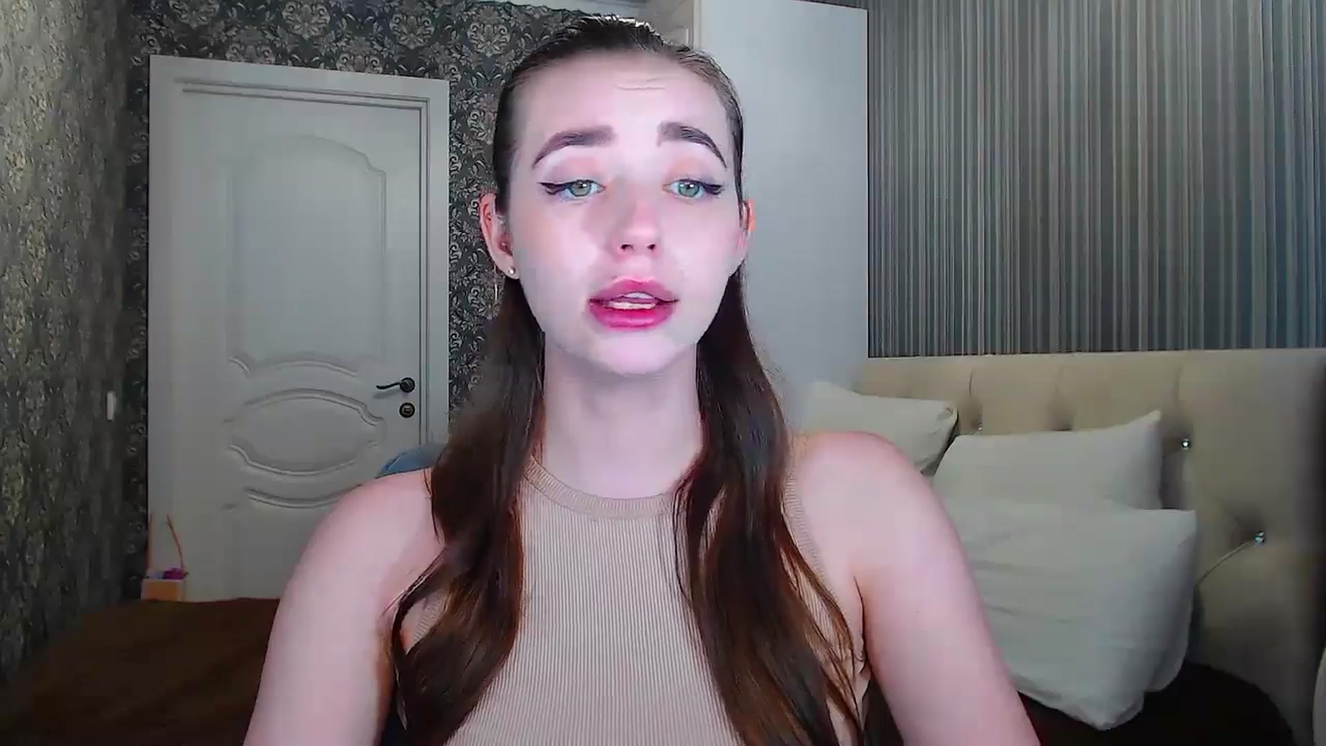 Gallery image thumbnail from EmeraldLilyyy's myfreecams stream on, 06/27/2024, 12:39 image 6 of 20