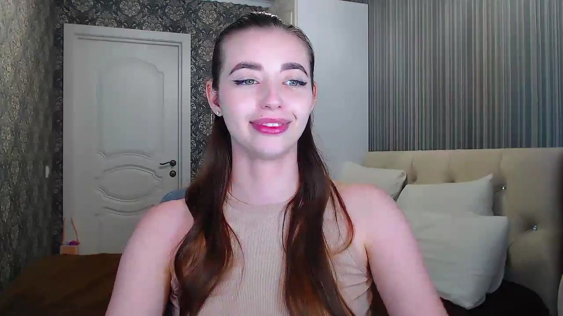 Gallery image thumbnail from EmeraldLilyyy's myfreecams stream on, 06/27/2024, 12:39 image 12 of 20